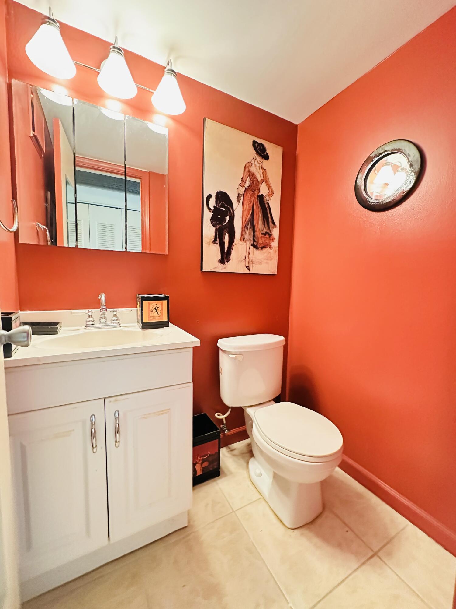 4038 Berkshire B Property Photo 10