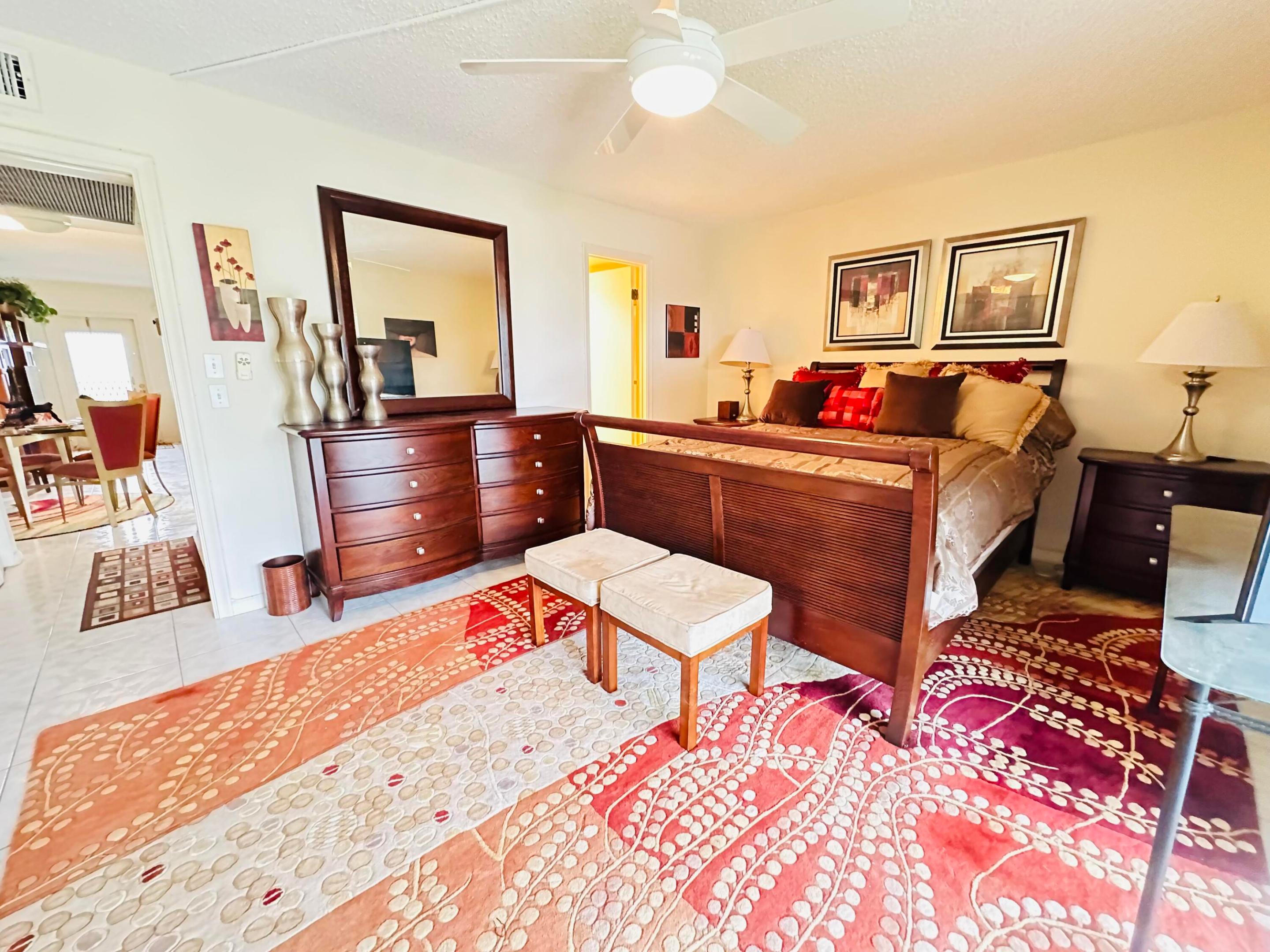 4038 Berkshire B Property Photo 13