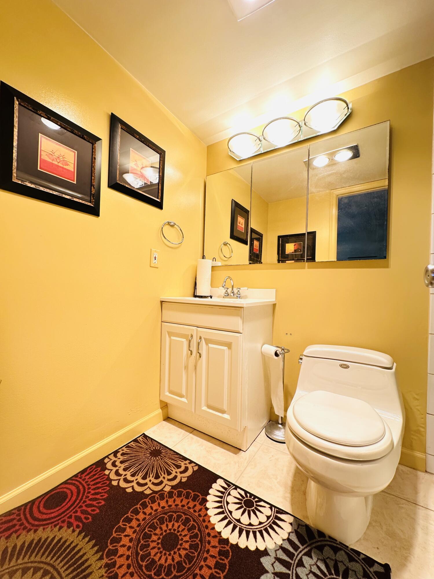 4038 Berkshire B Property Photo 14