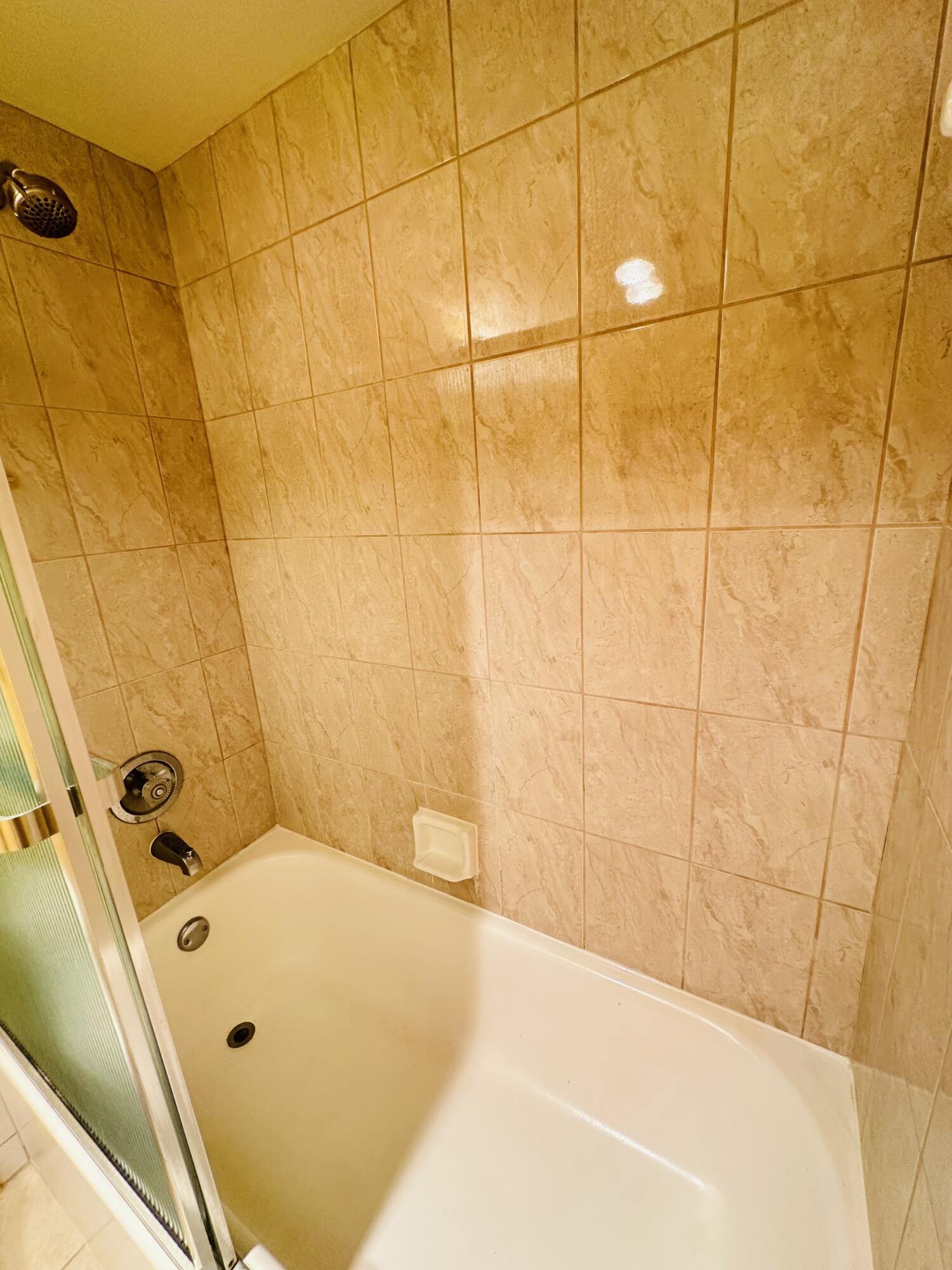 4038 Berkshire B Property Photo 15