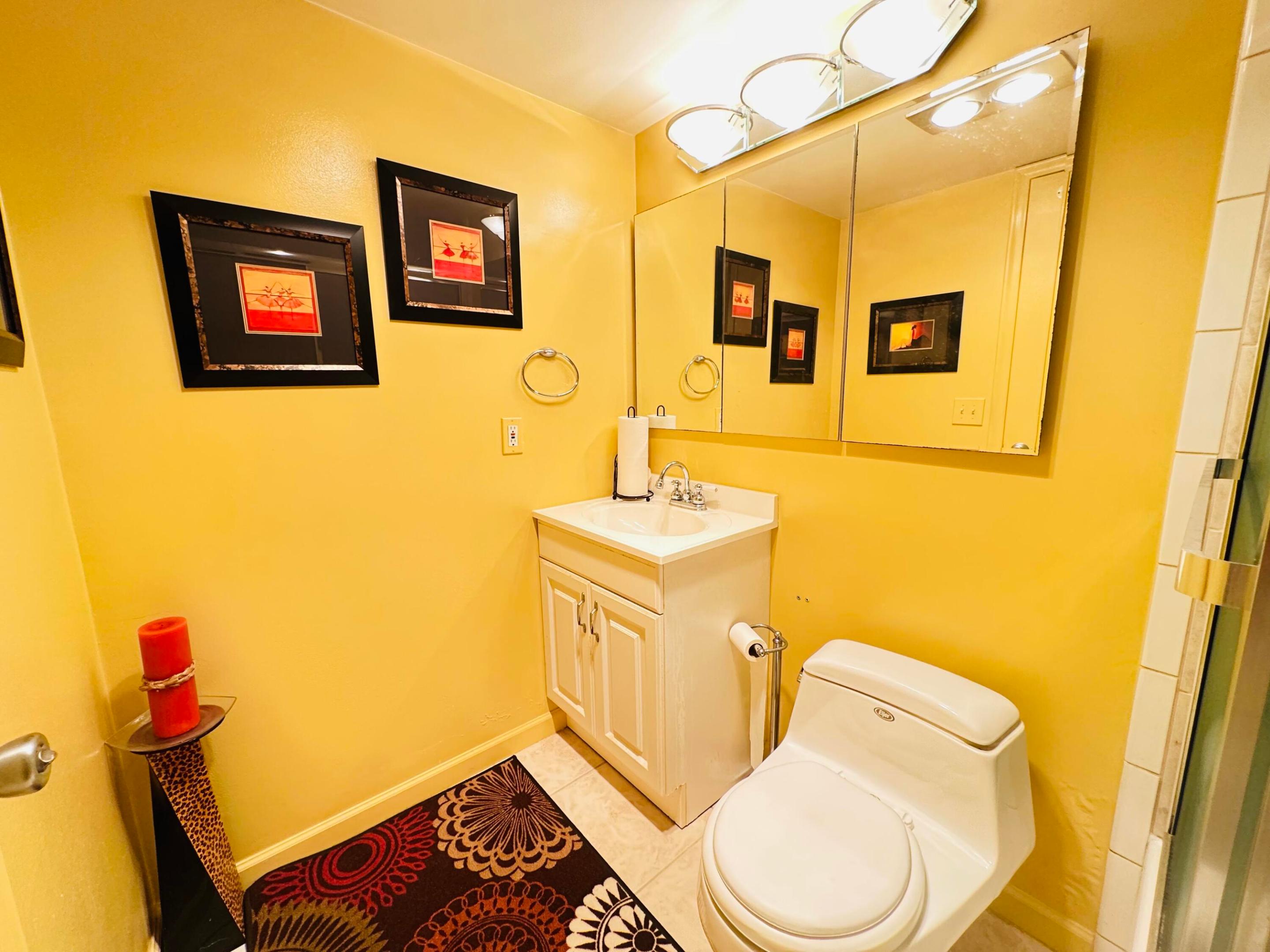 4038 Berkshire B Property Photo 16