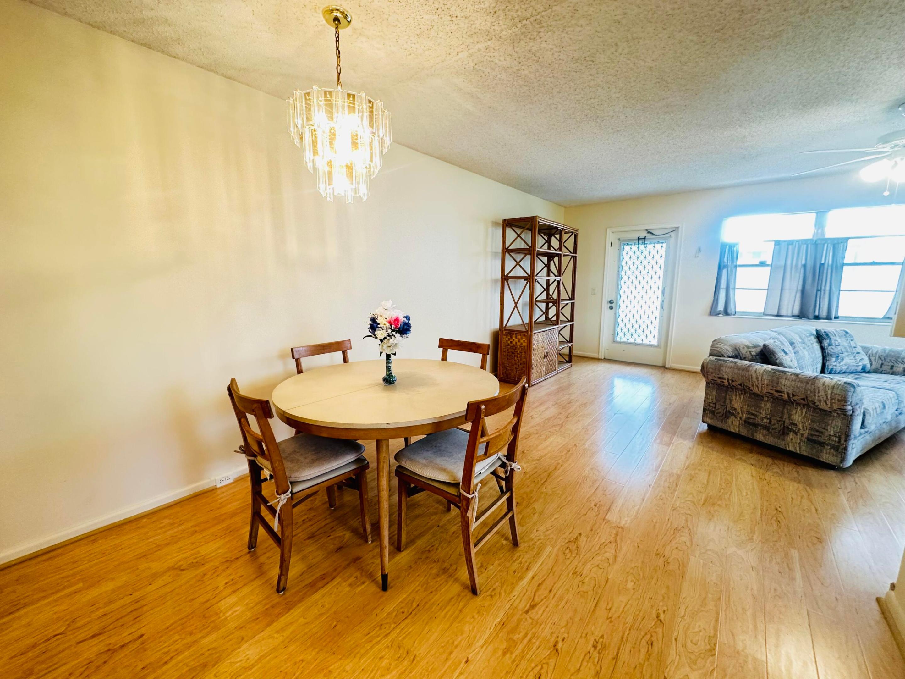 269 Farnham L Property Photo 6