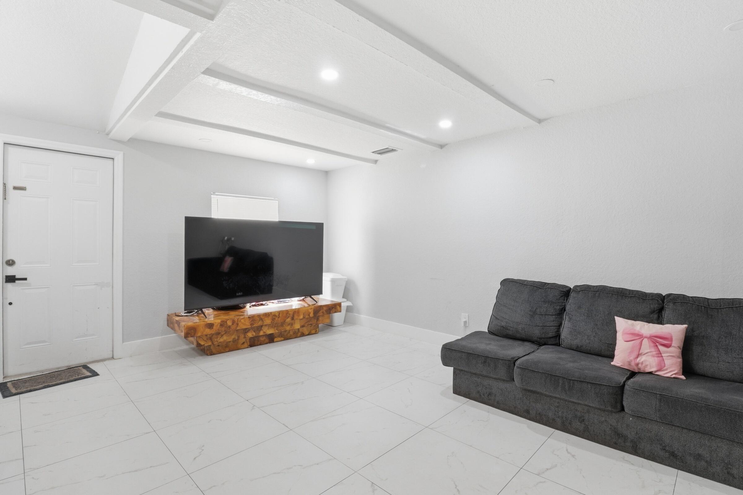 1152 Sunset Road Property Photo 6