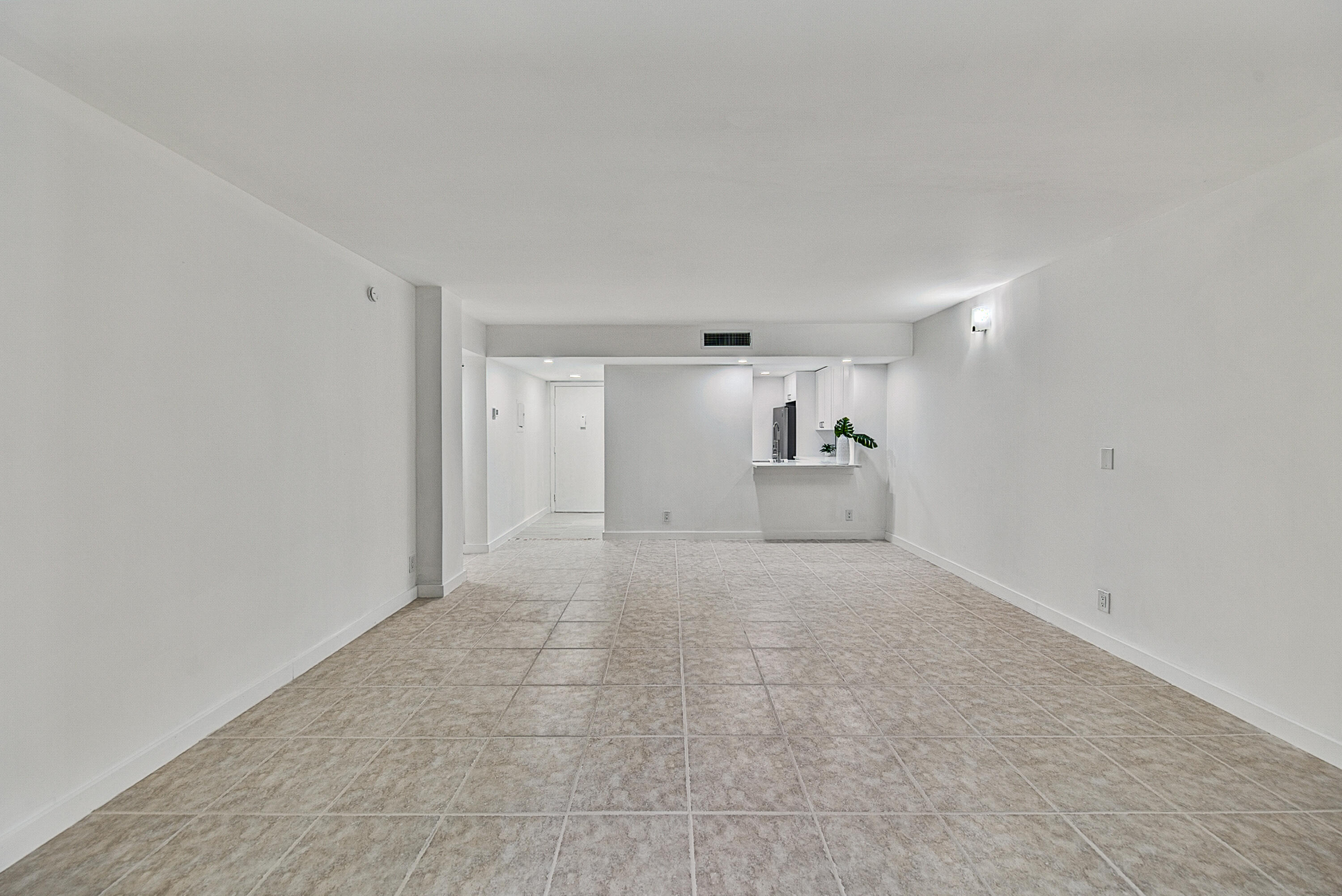 5220 Las Verdes Circle 317 Property Photo 15