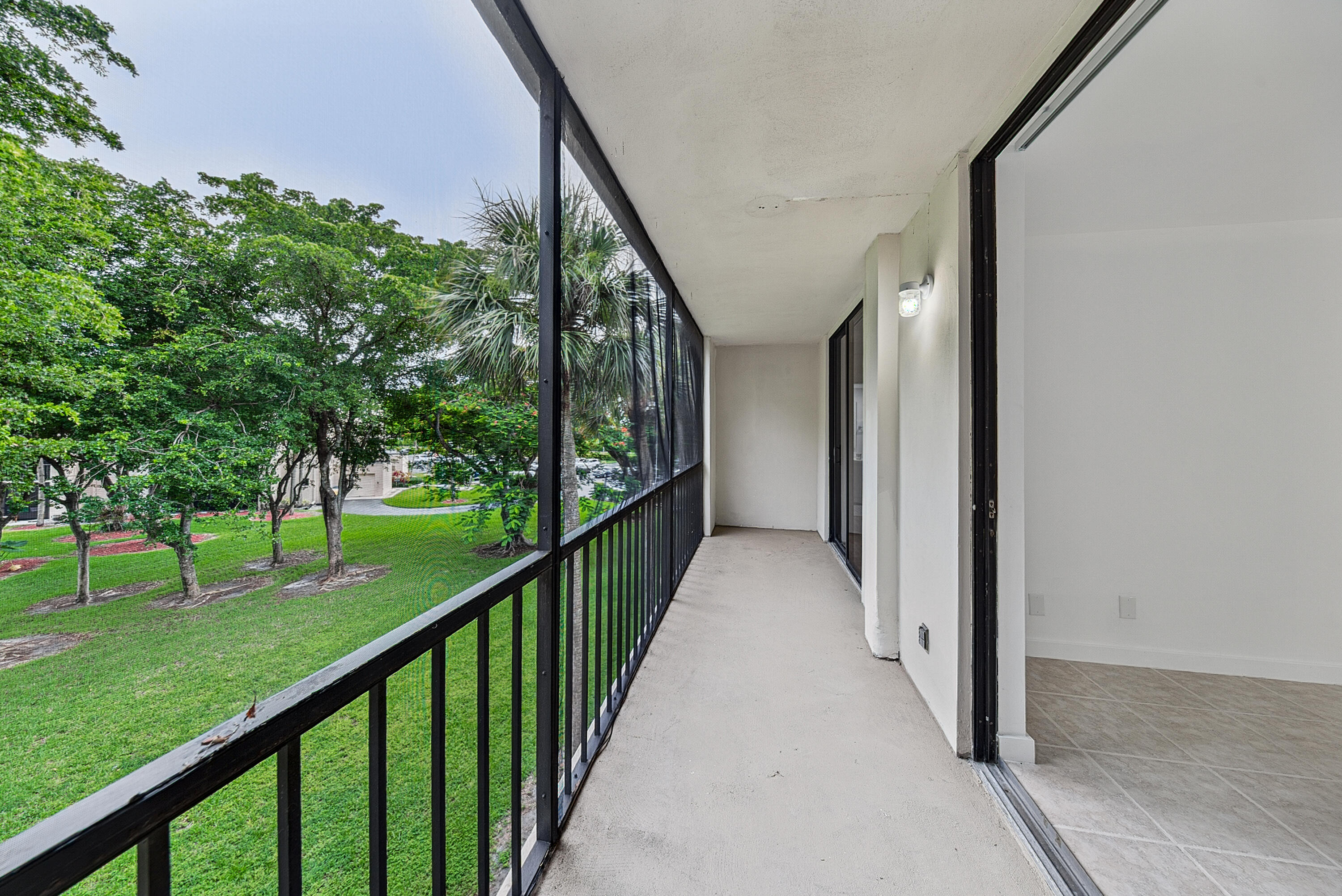 5220 Las Verdes Circle 317 Property Photo 17