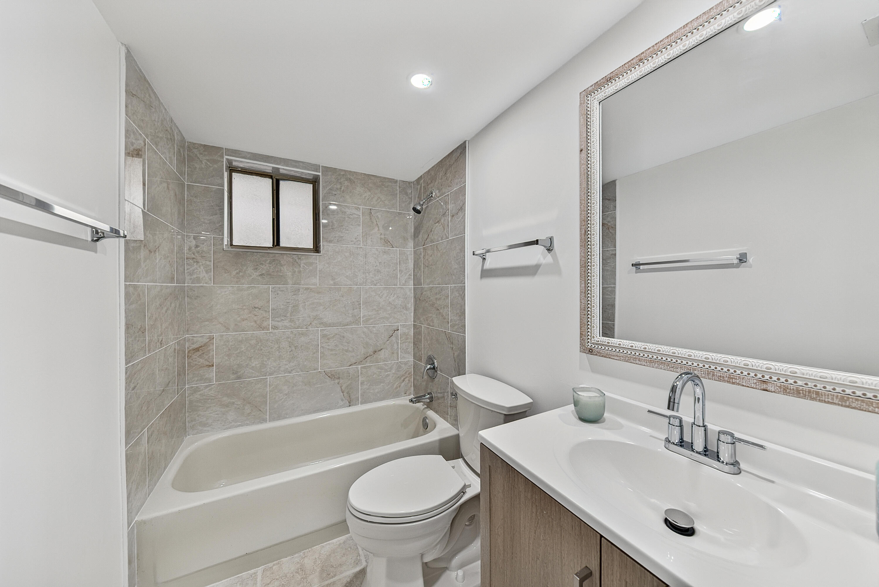 5220 Las Verdes Circle 317 Property Photo 33
