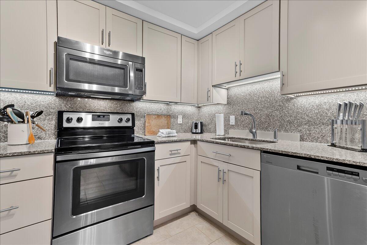 4511 S Ocean Boulevard 805 Property Photo 8