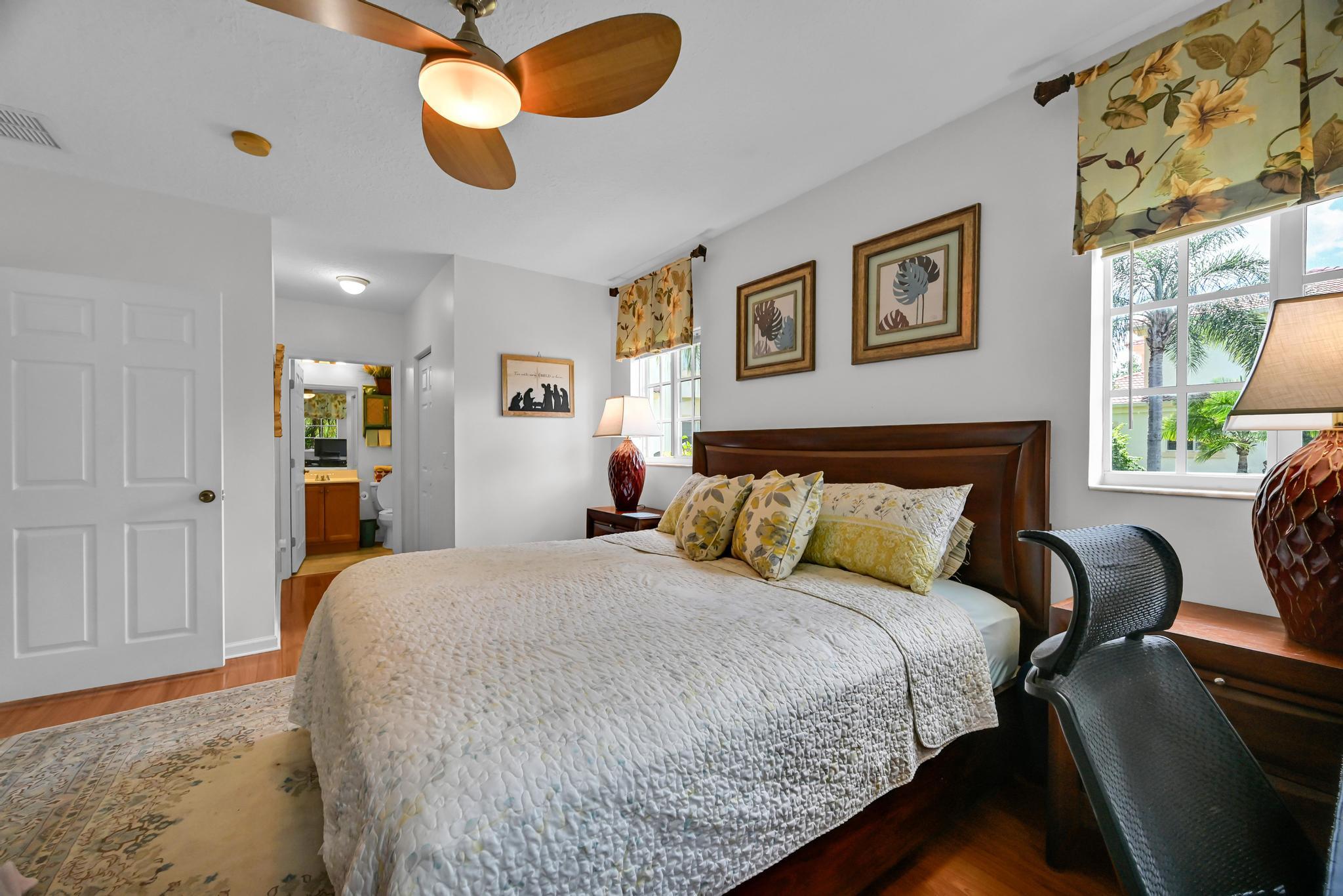 568 7th Square Property Photo 21