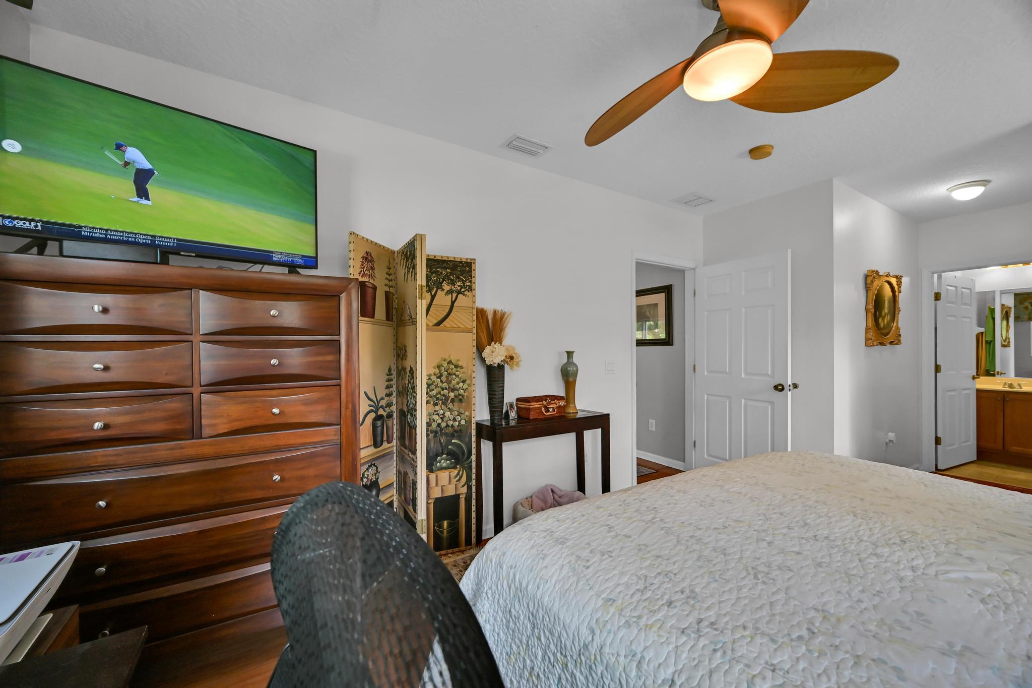 568 7th Square Property Photo 23