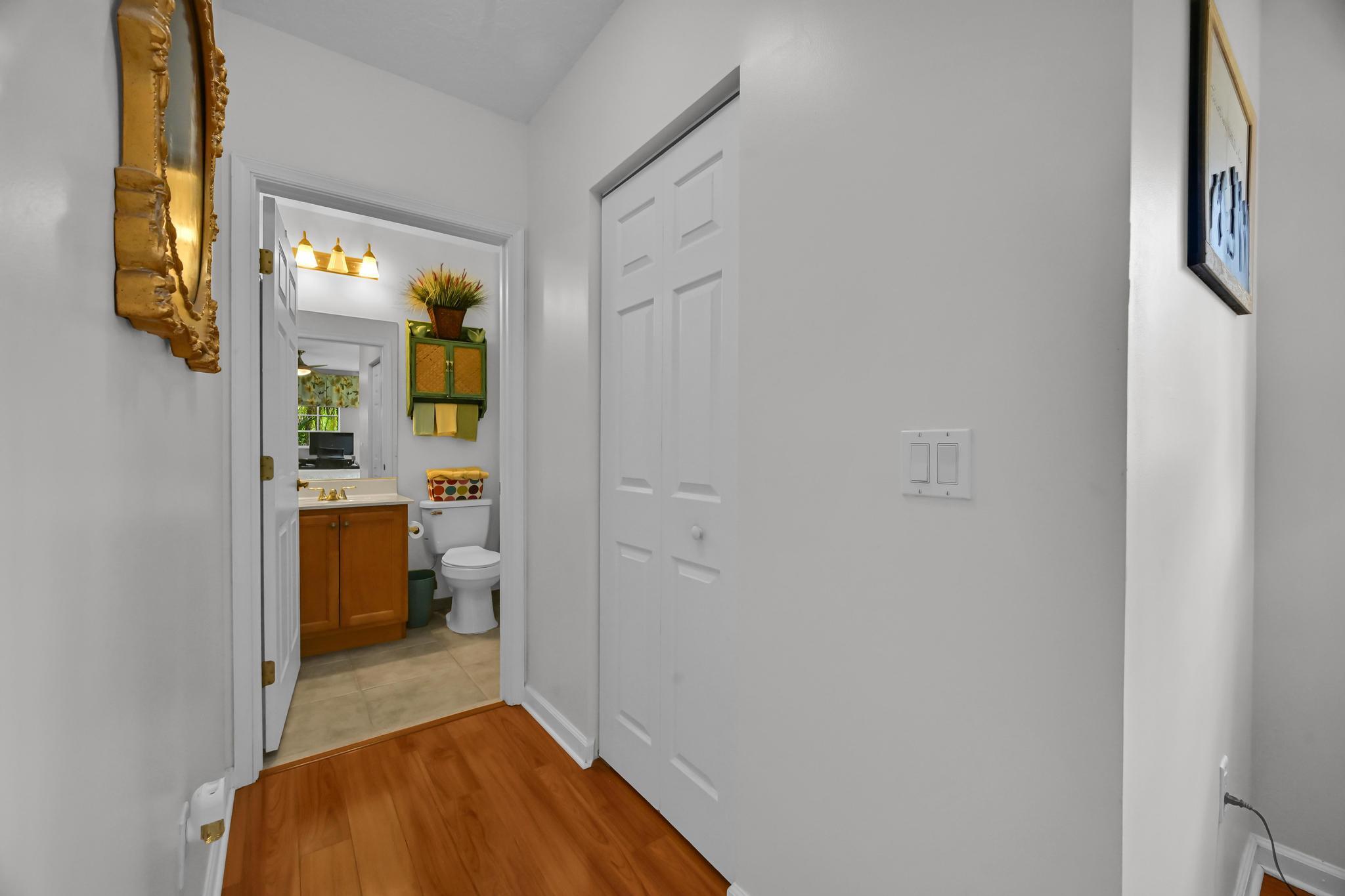 568 7th Square Property Photo 28