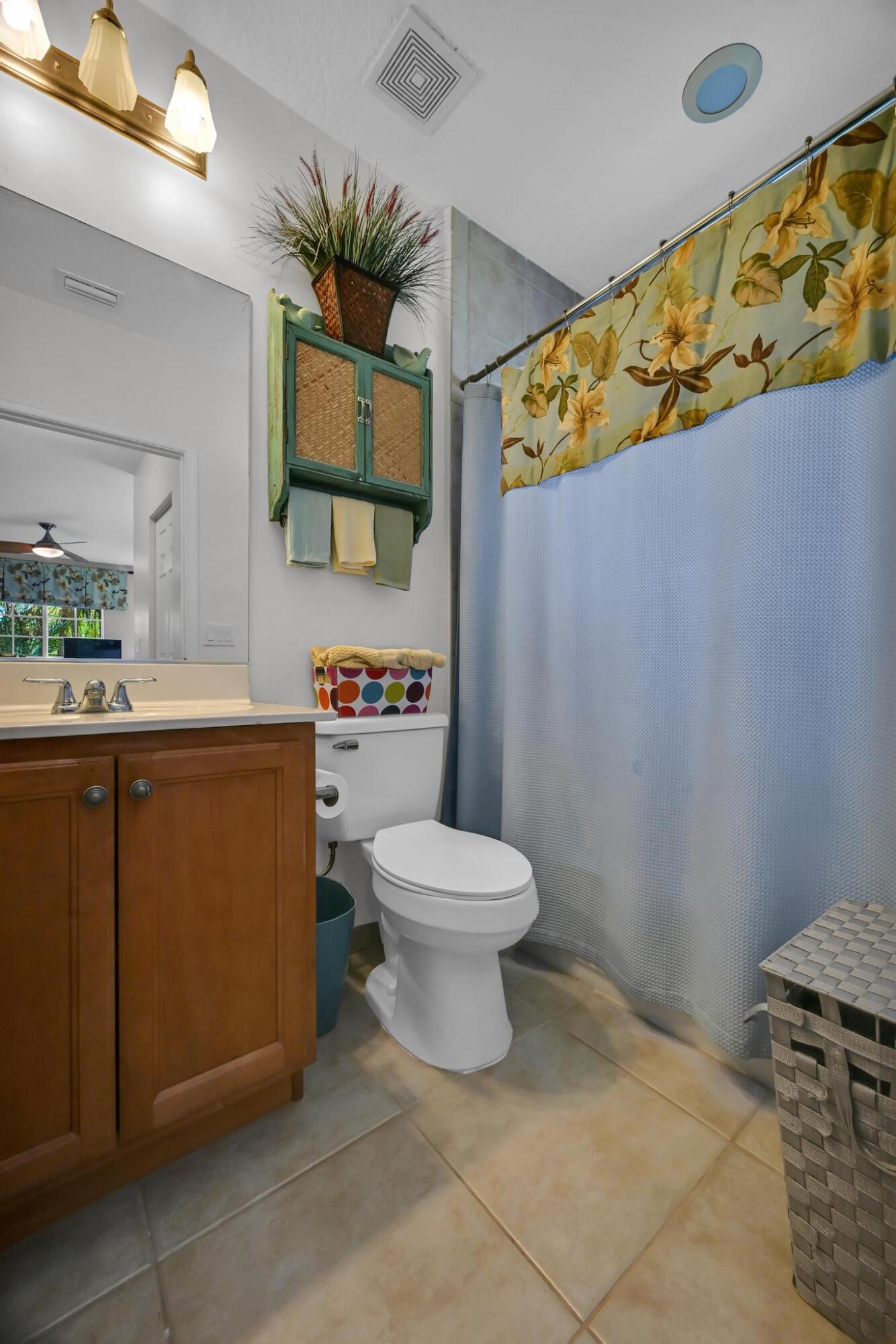 568 7th Square Property Photo 29