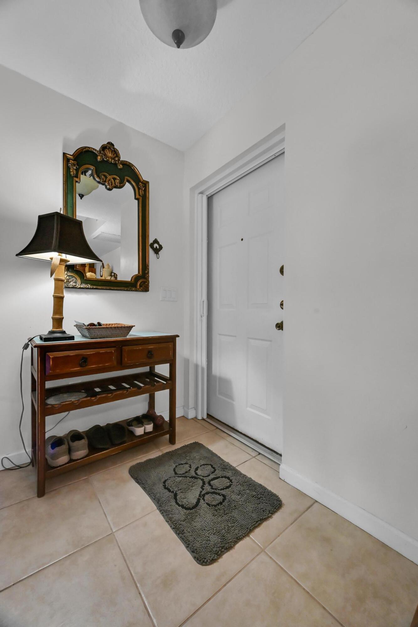 568 7th Square Property Photo 30