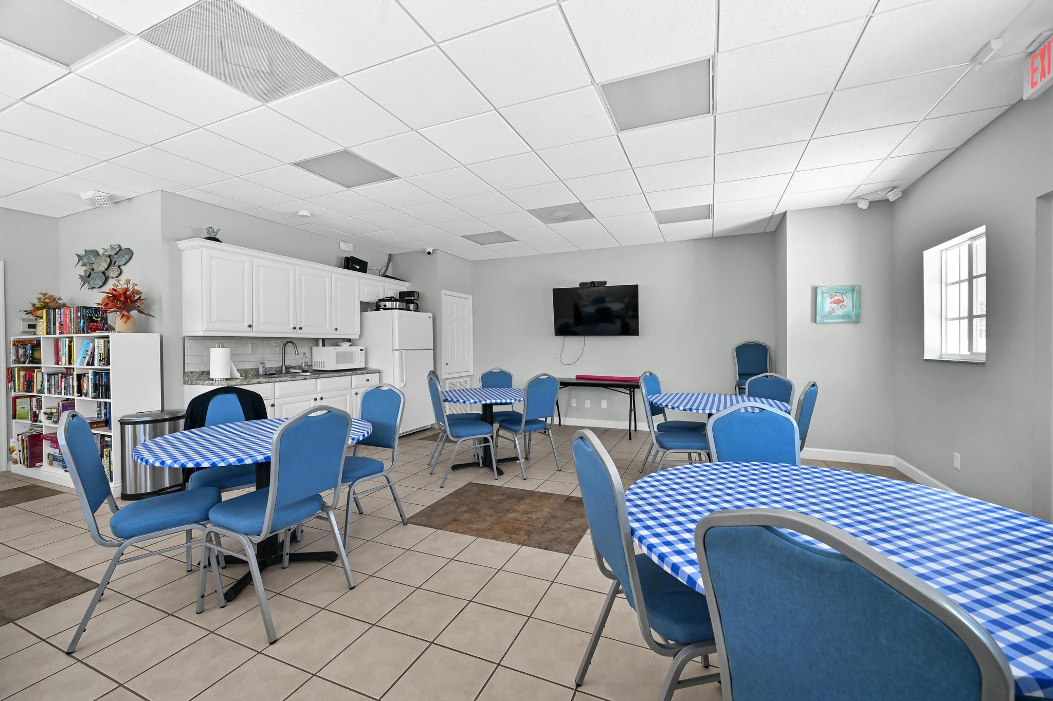 568 7th Square Property Photo 31