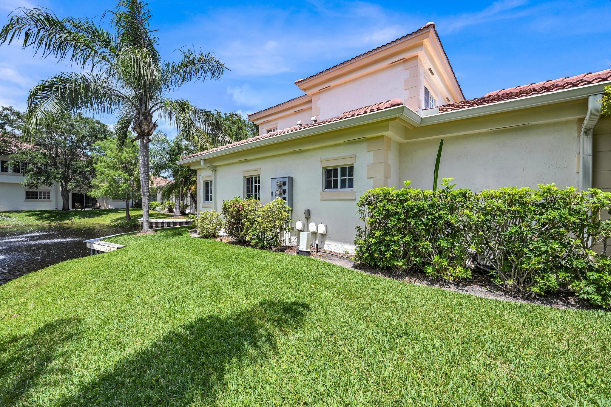 568 7th Square Property Photo 41
