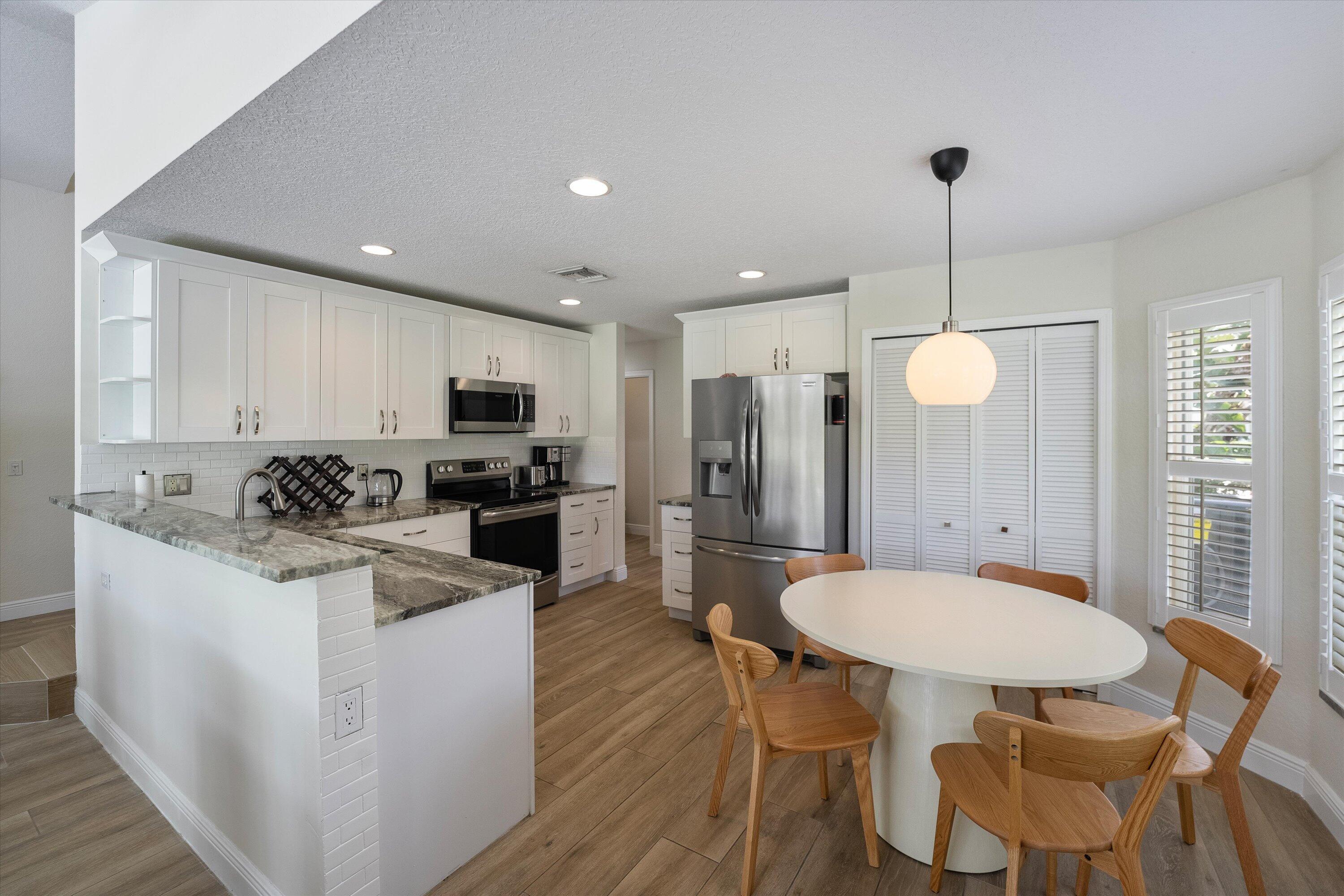 4033 Bluff Harbor Way Property Photo 6
