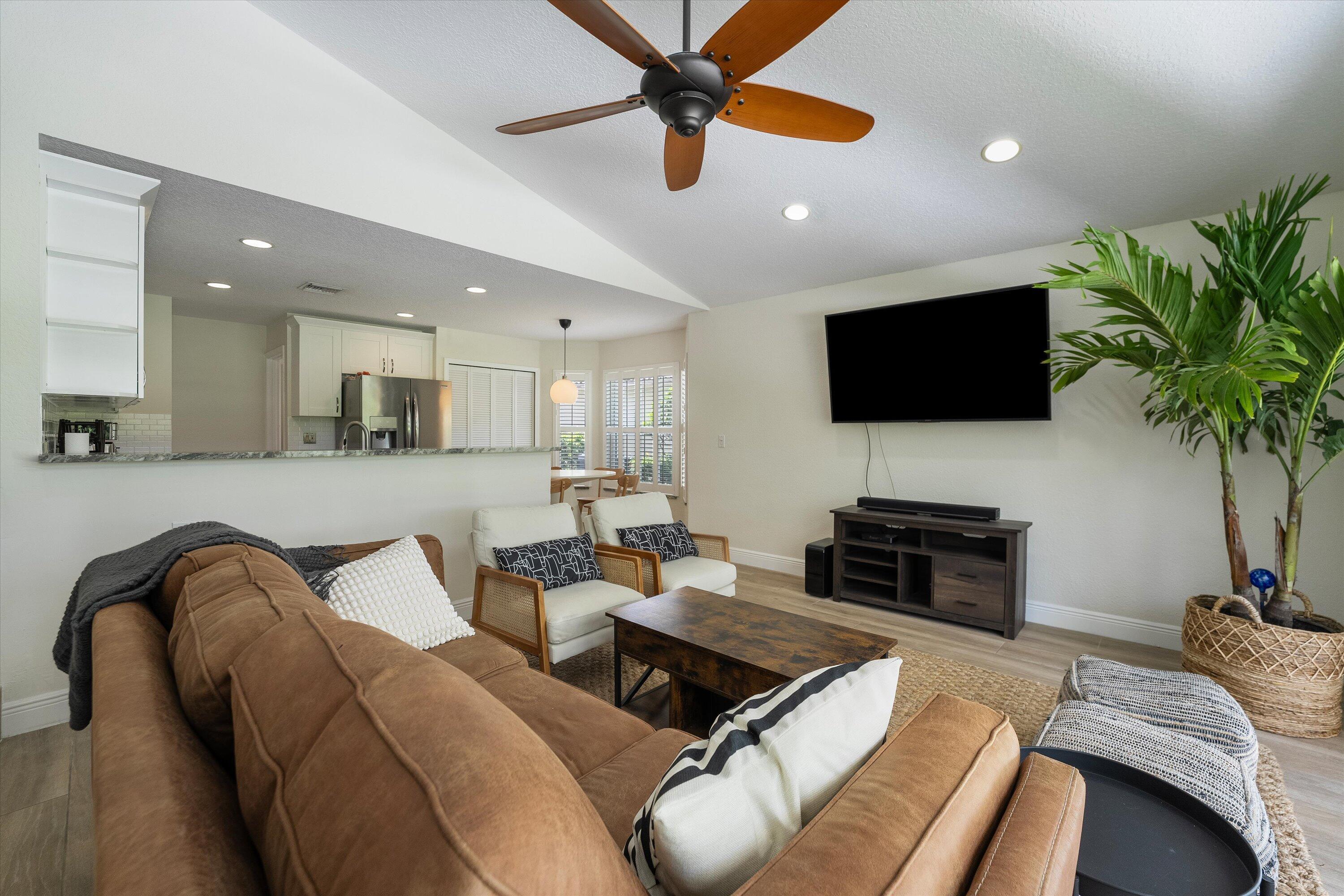 4033 Bluff Harbor Way Property Photo 7
