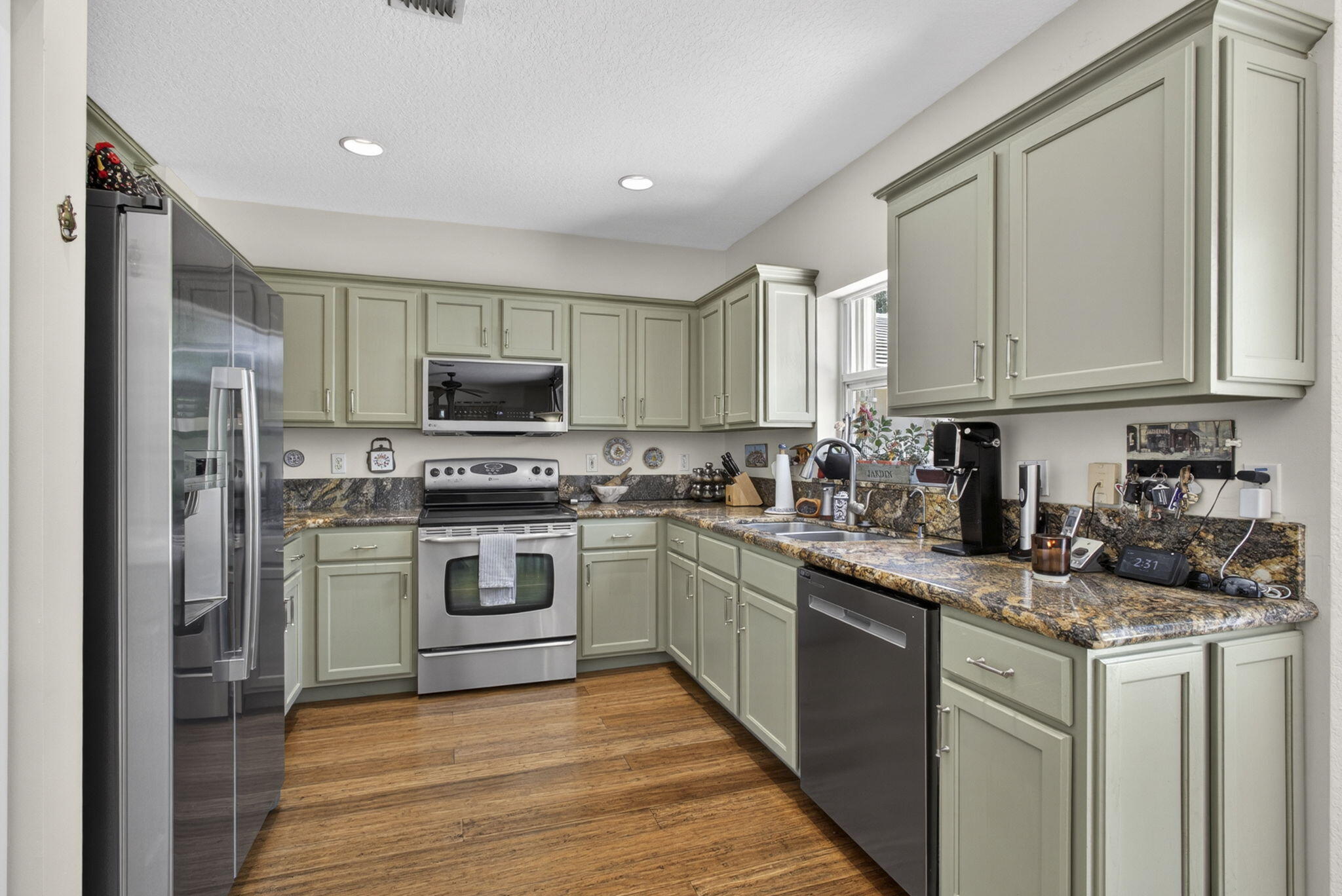 4017 Bluff Harbor Way Property Photo 11