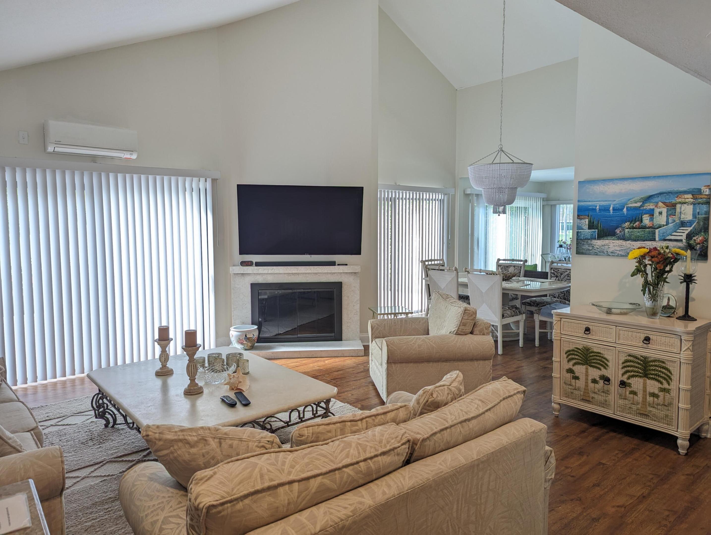 17042 Traverse Circle Property Photo 2