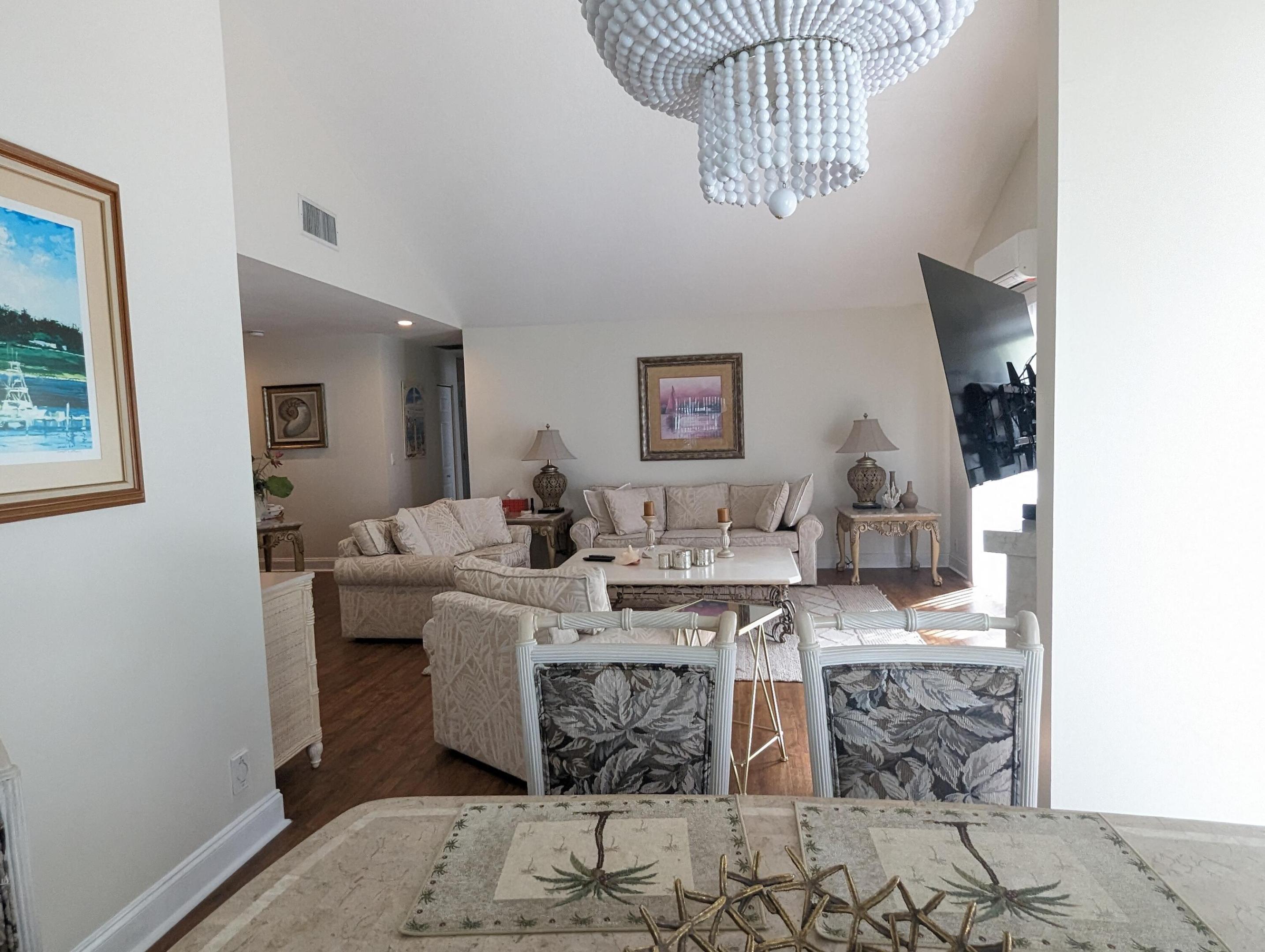 17042 Traverse Circle Property Photo 5