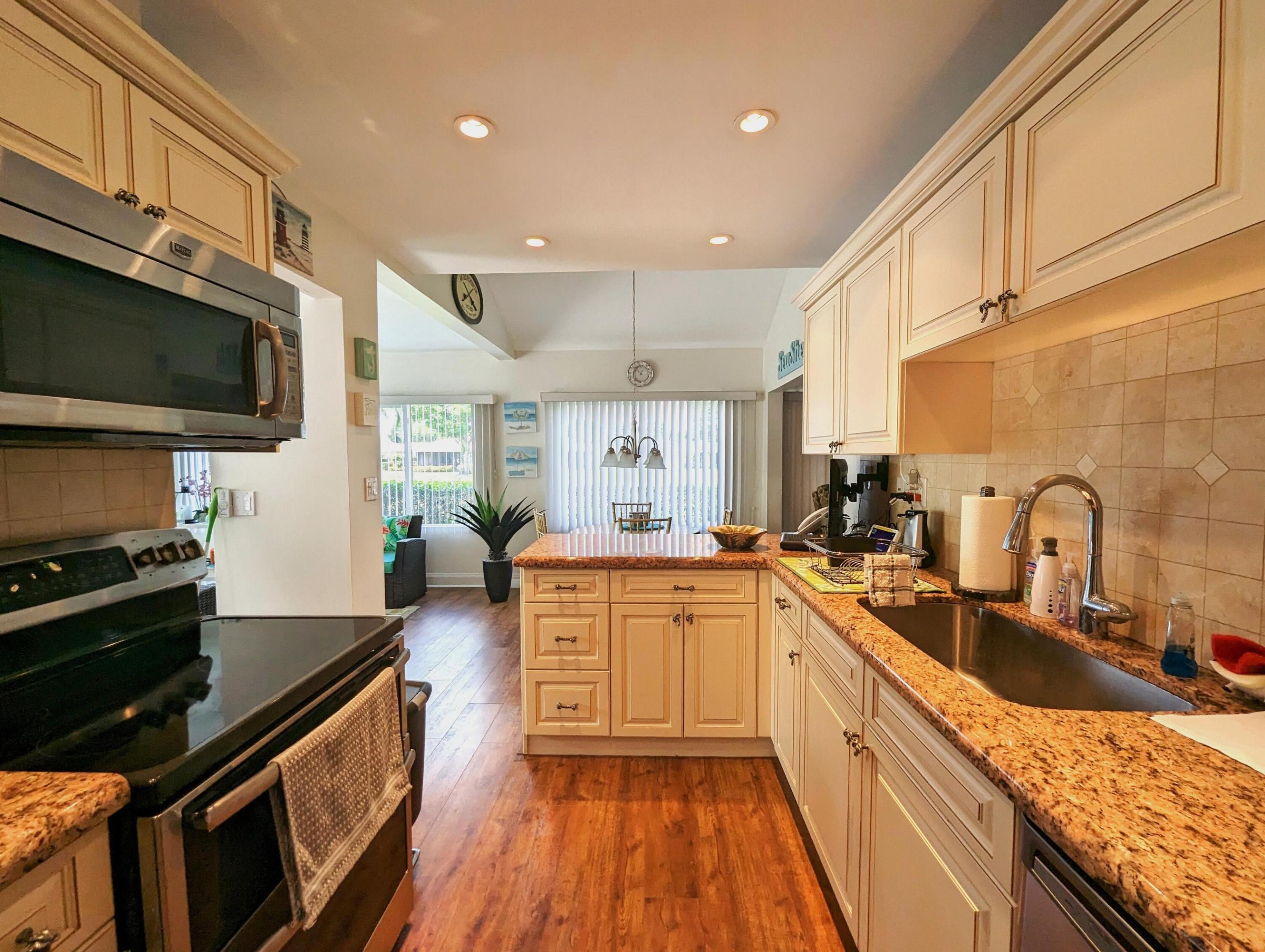 17042 Traverse Circle Property Photo 10