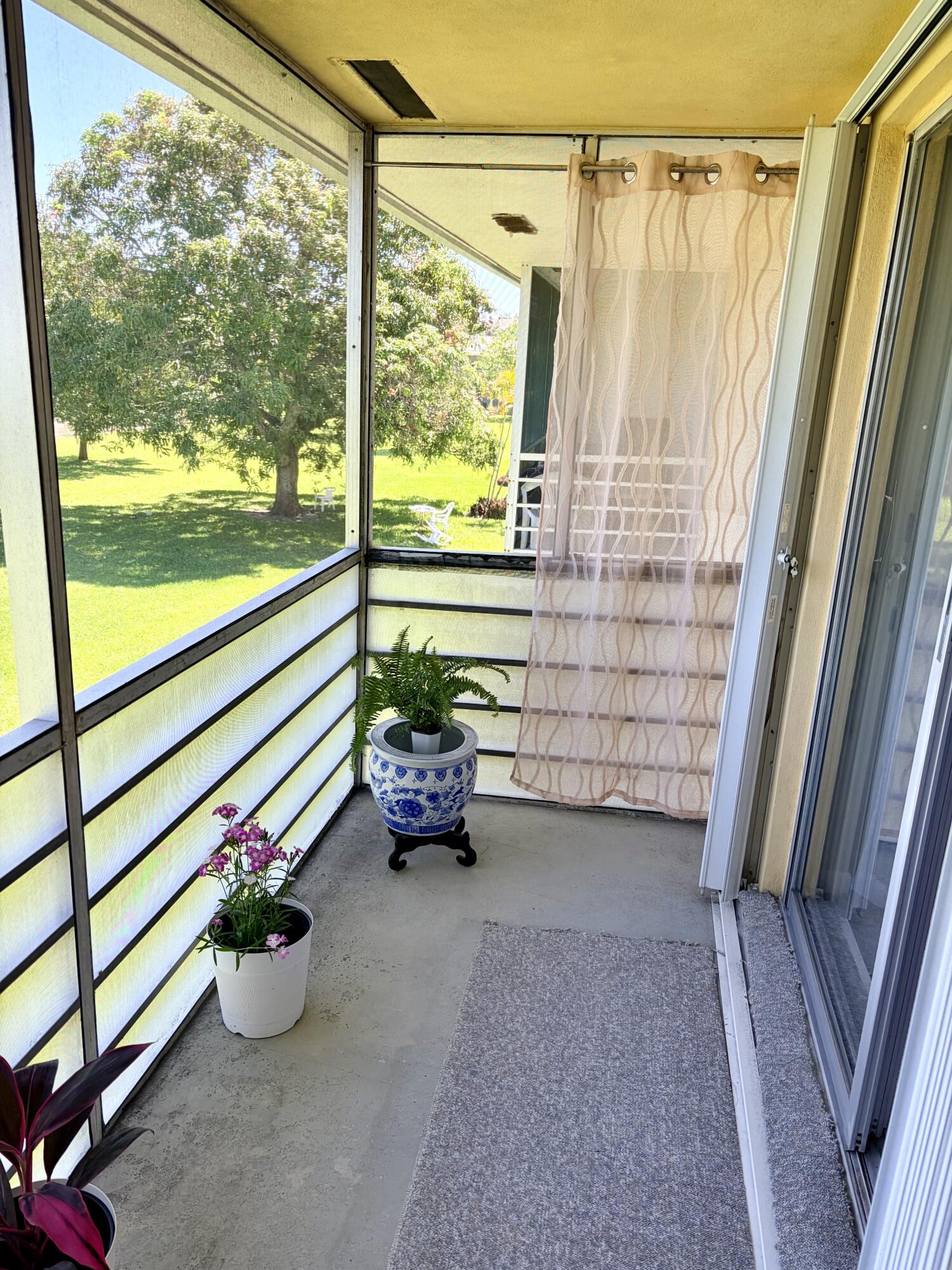 14 Easthampton A Property Photo 11