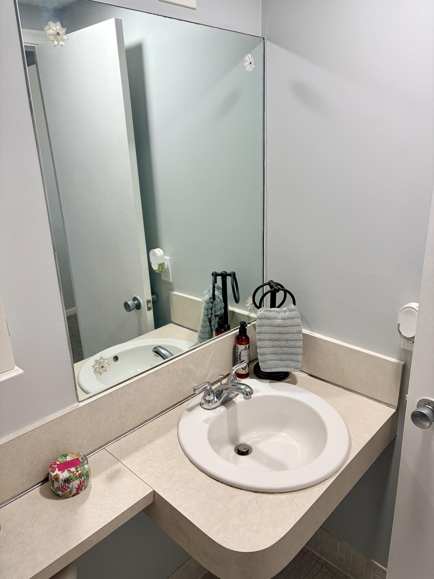 14 Easthampton A Property Photo 22