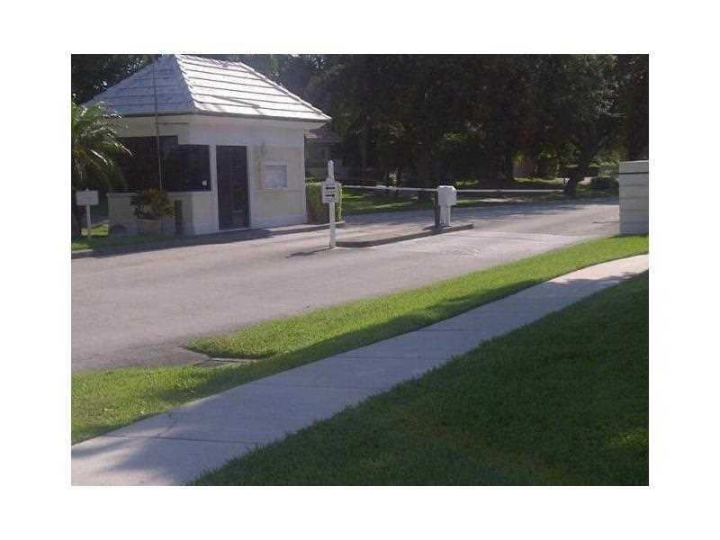 3650 Whitehall Drive 403 Property Photo 5