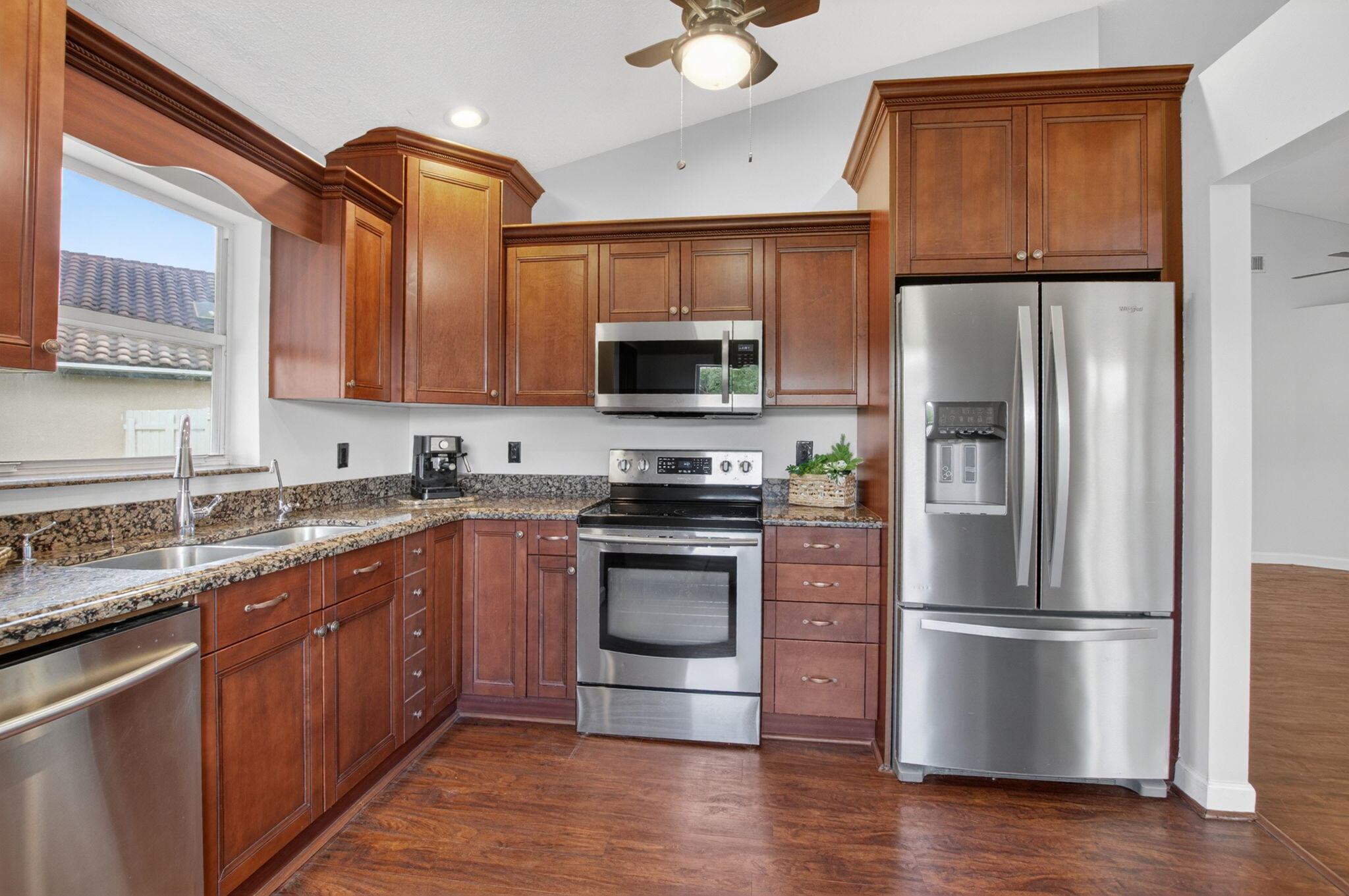 7550 Ironbridge Circle Property Photo 11