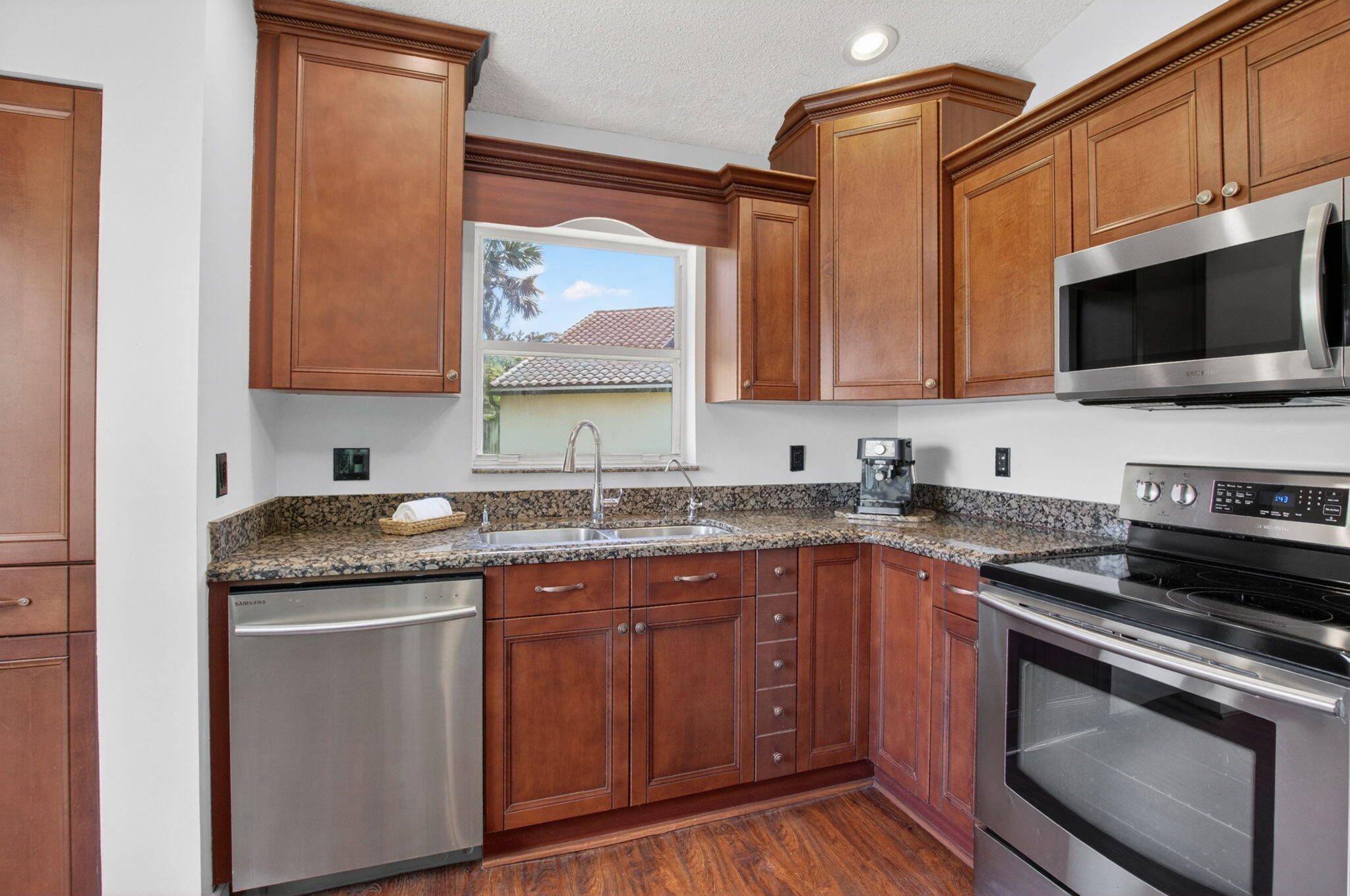 7550 Ironbridge Circle Property Photo 29