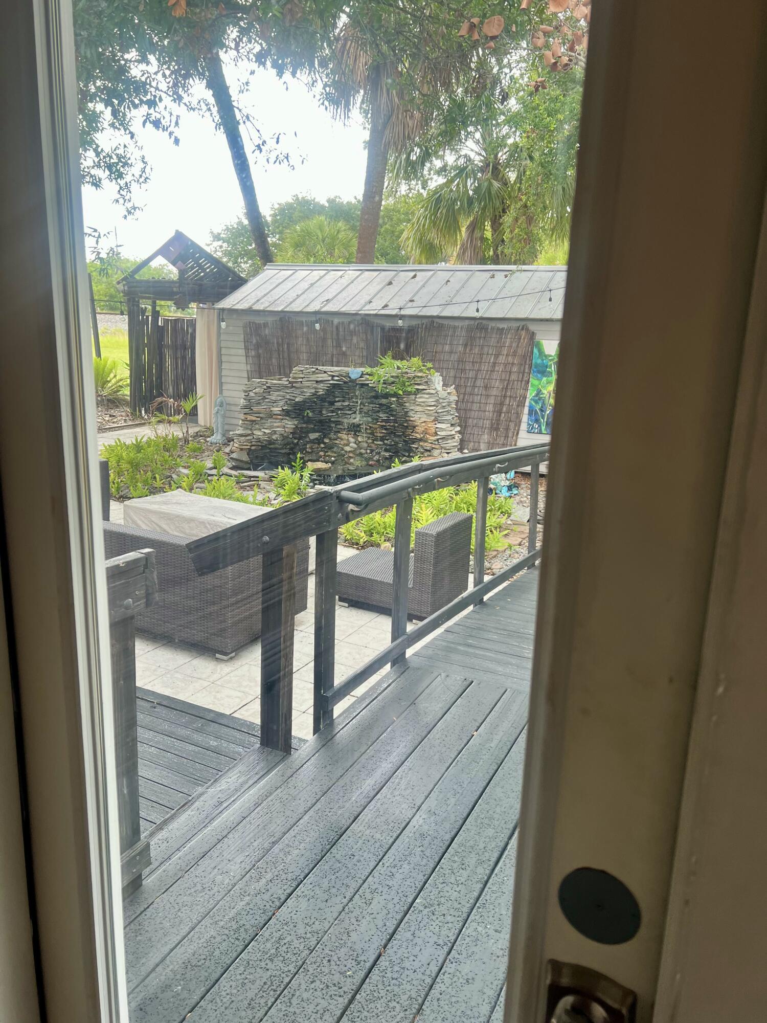 208 Avenue E Property Photo 31