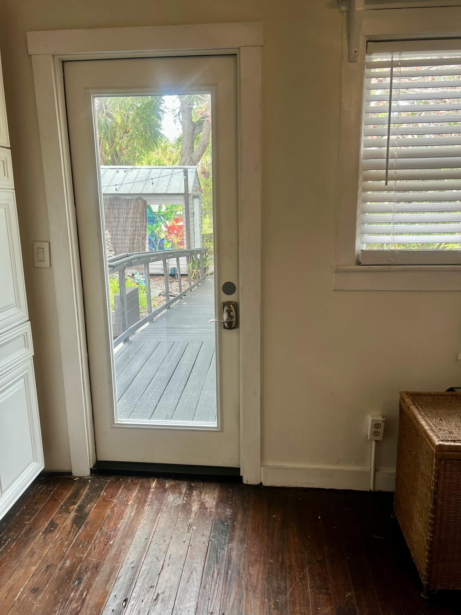 208 Avenue E Property Photo 32
