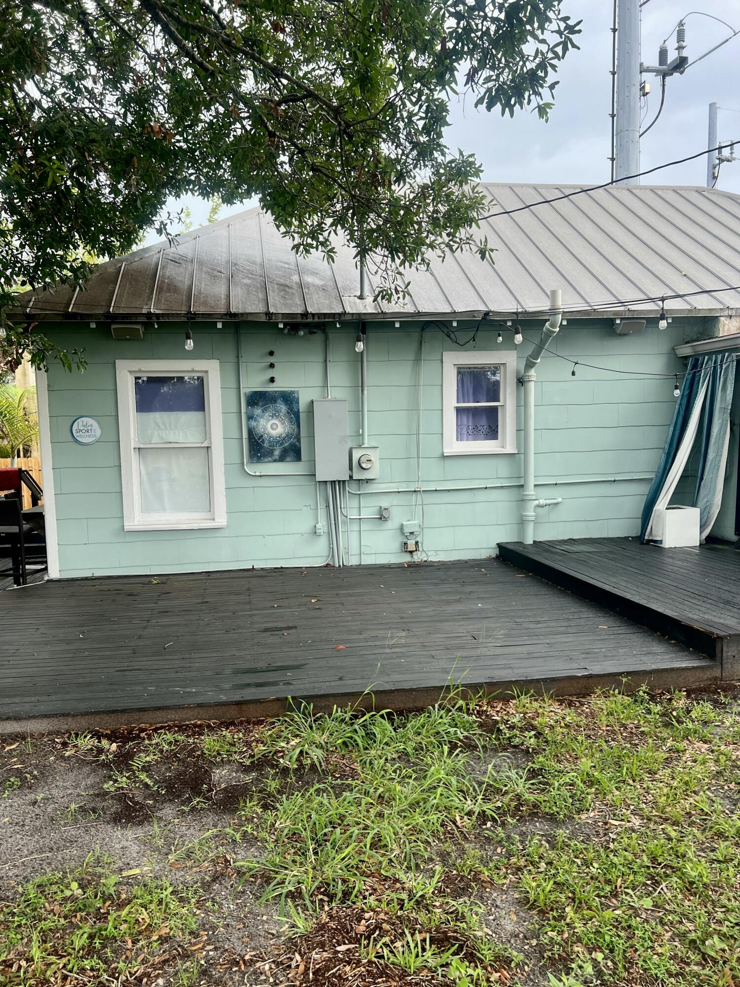 208 Avenue E Property Photo 43