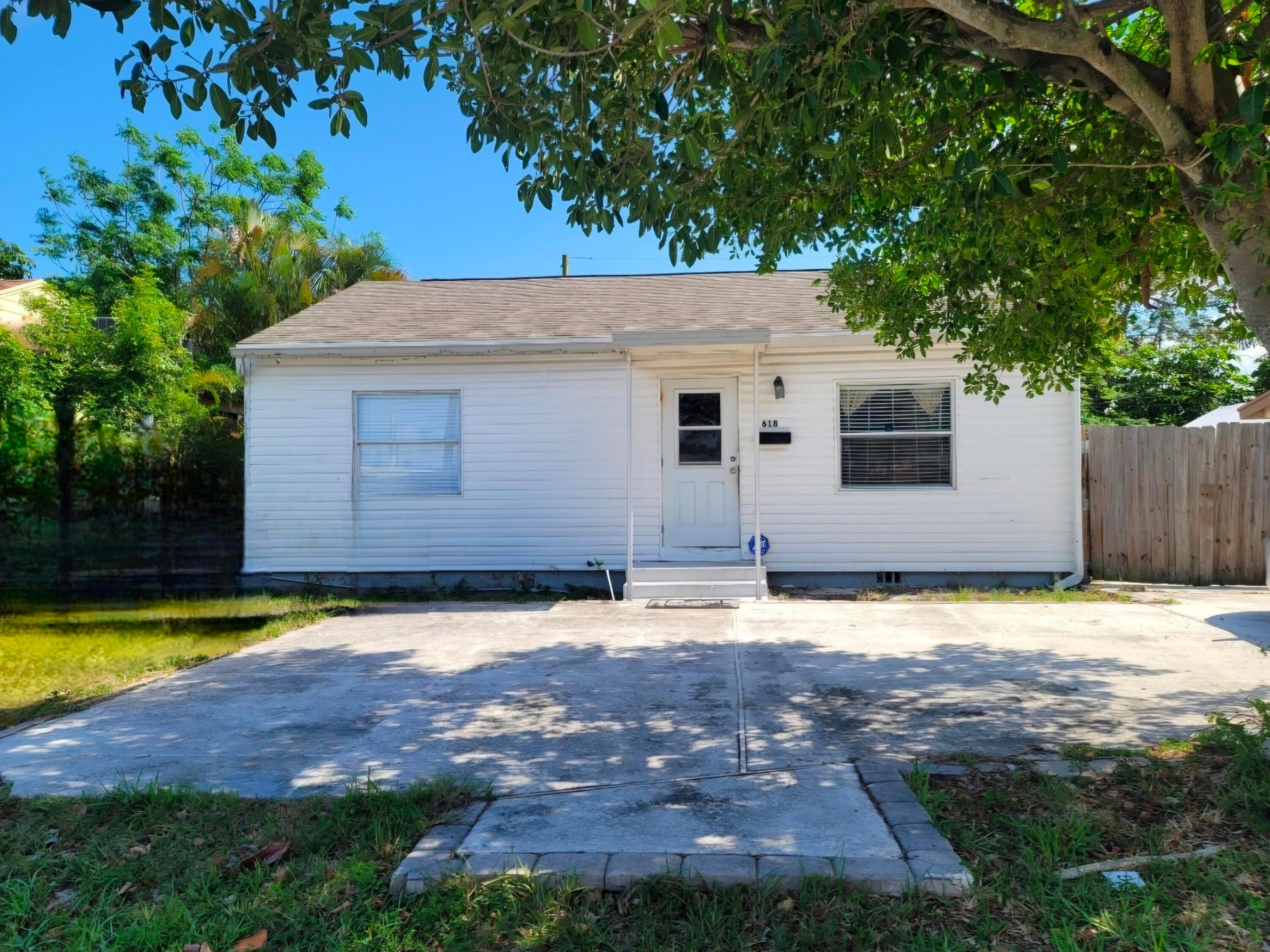 618 Hunter Street Property Photo 1