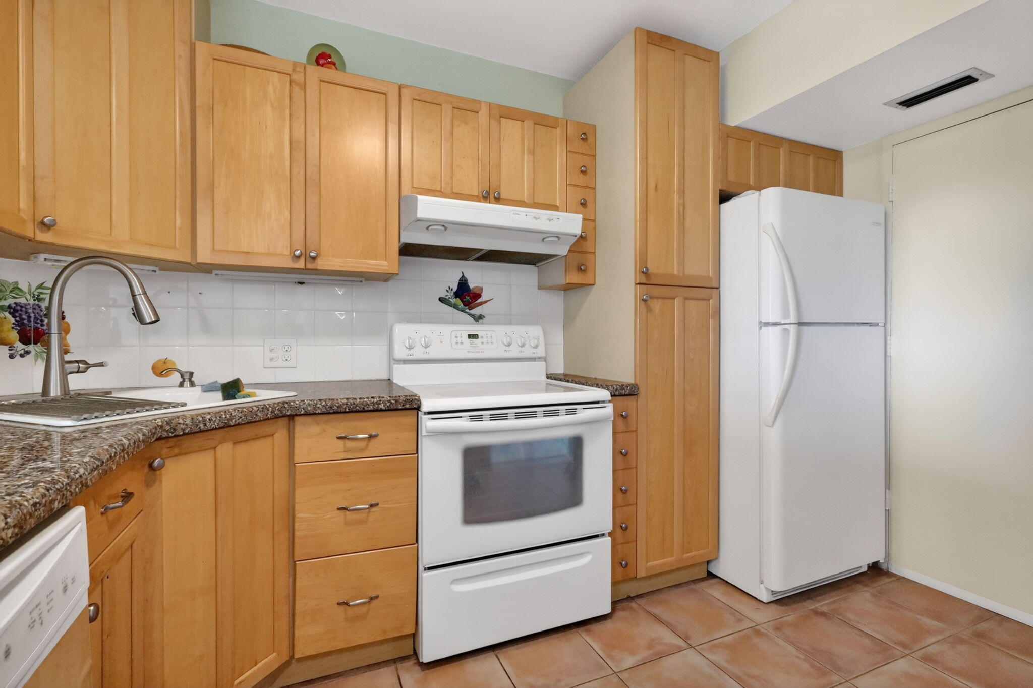 4330 Hillcrest Drive 302 Property Photo 11