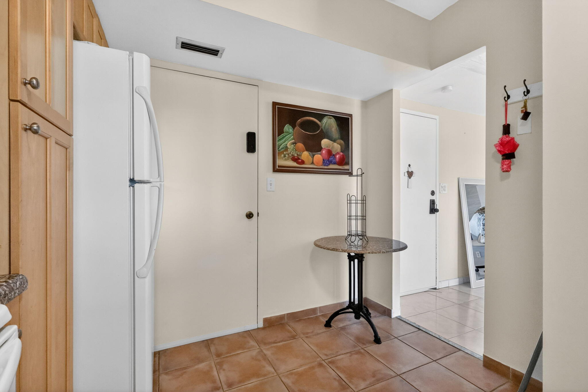 4330 Hillcrest Drive 302 Property Photo 12