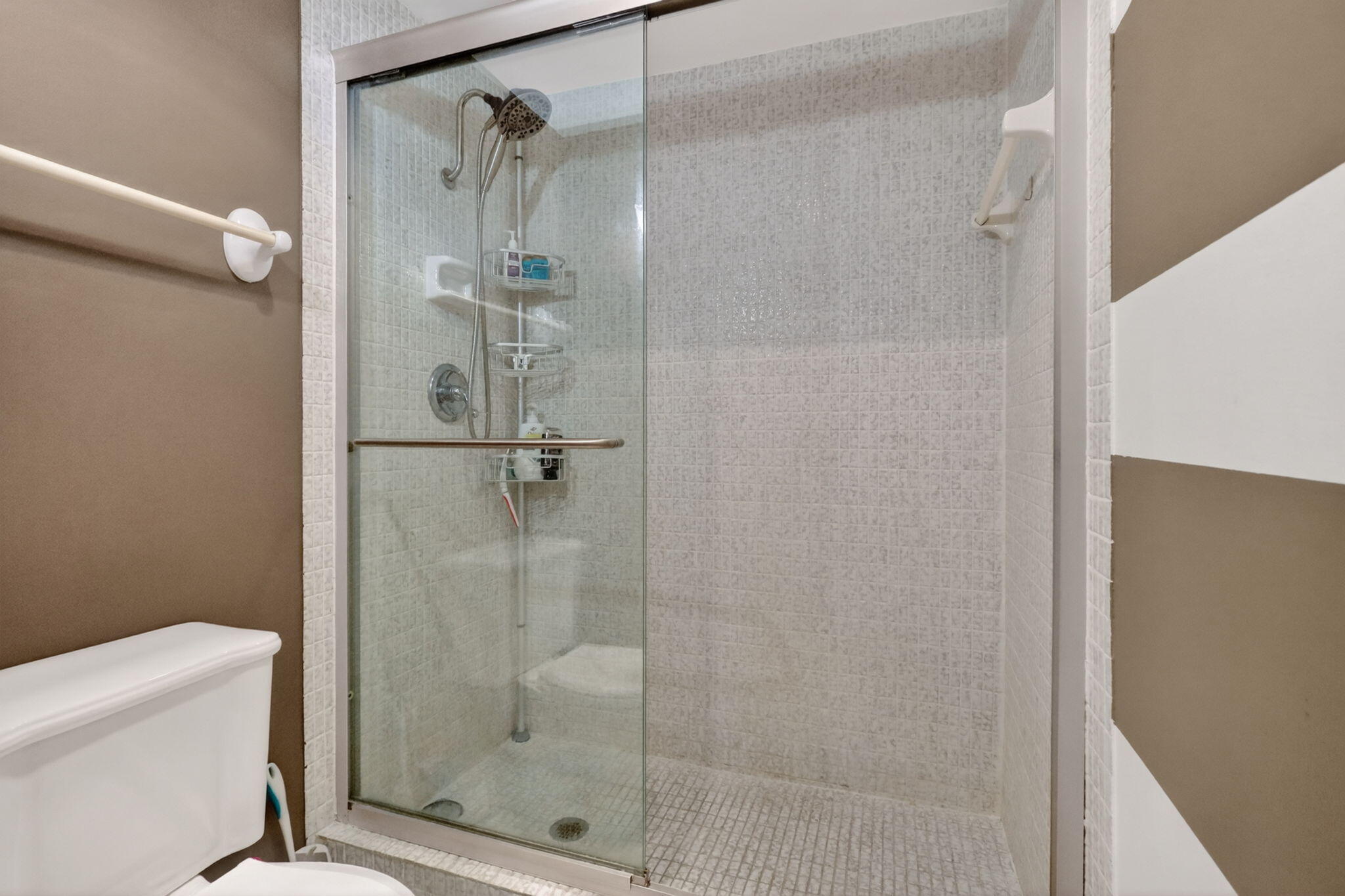 4330 Hillcrest Drive 302 Property Photo 14