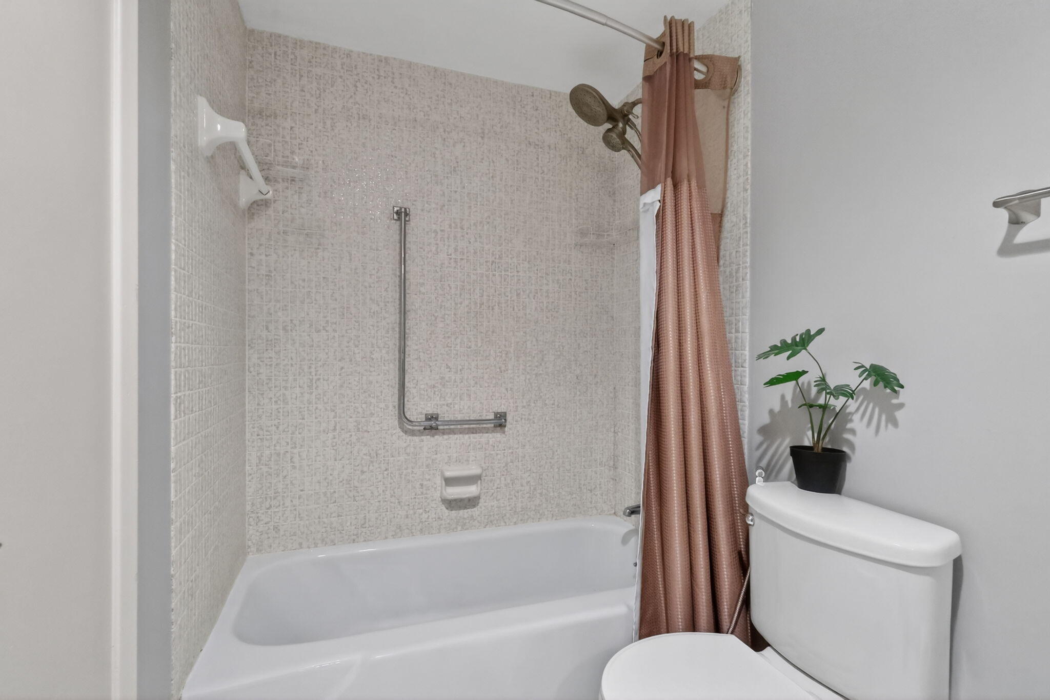 4330 Hillcrest Drive 302 Property Photo 23