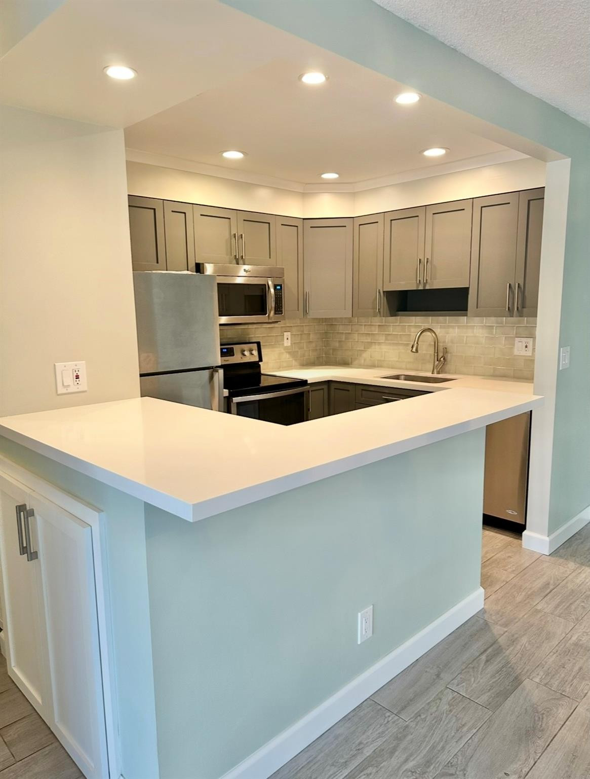 130 Cypress Club Drive Apt 323 Property Photo 6