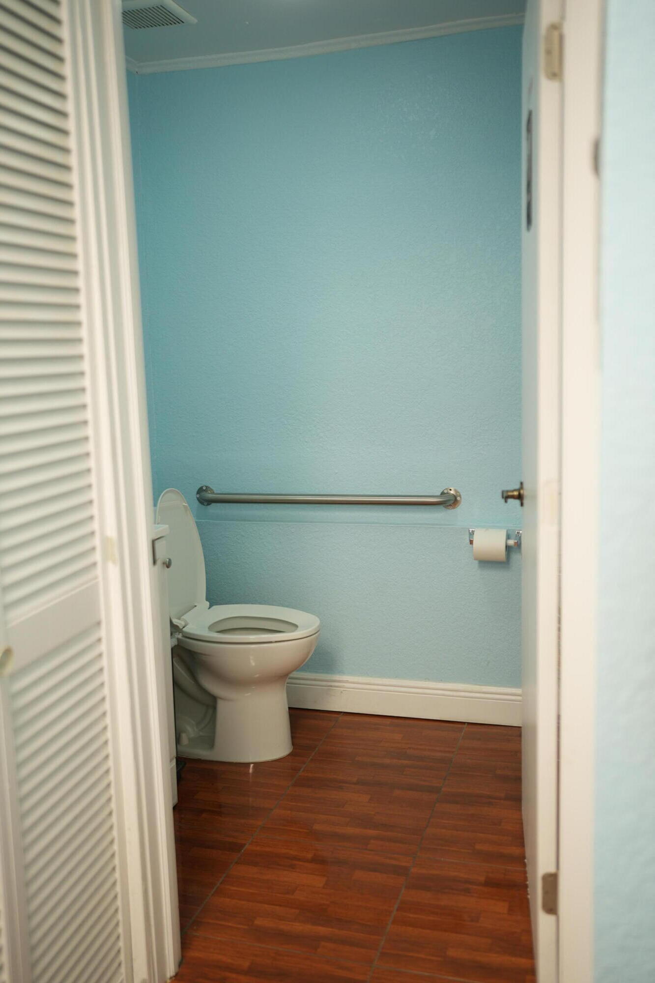 2331 N State Rd 7 207 Property Photo 9