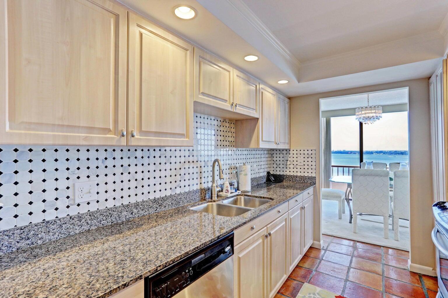 5510 N Ocean Drive 17d Property Photo 16