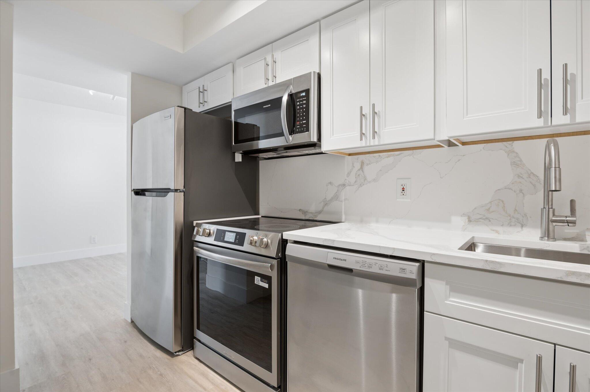 511 Bayshore Drive 206 Property Photo 3
