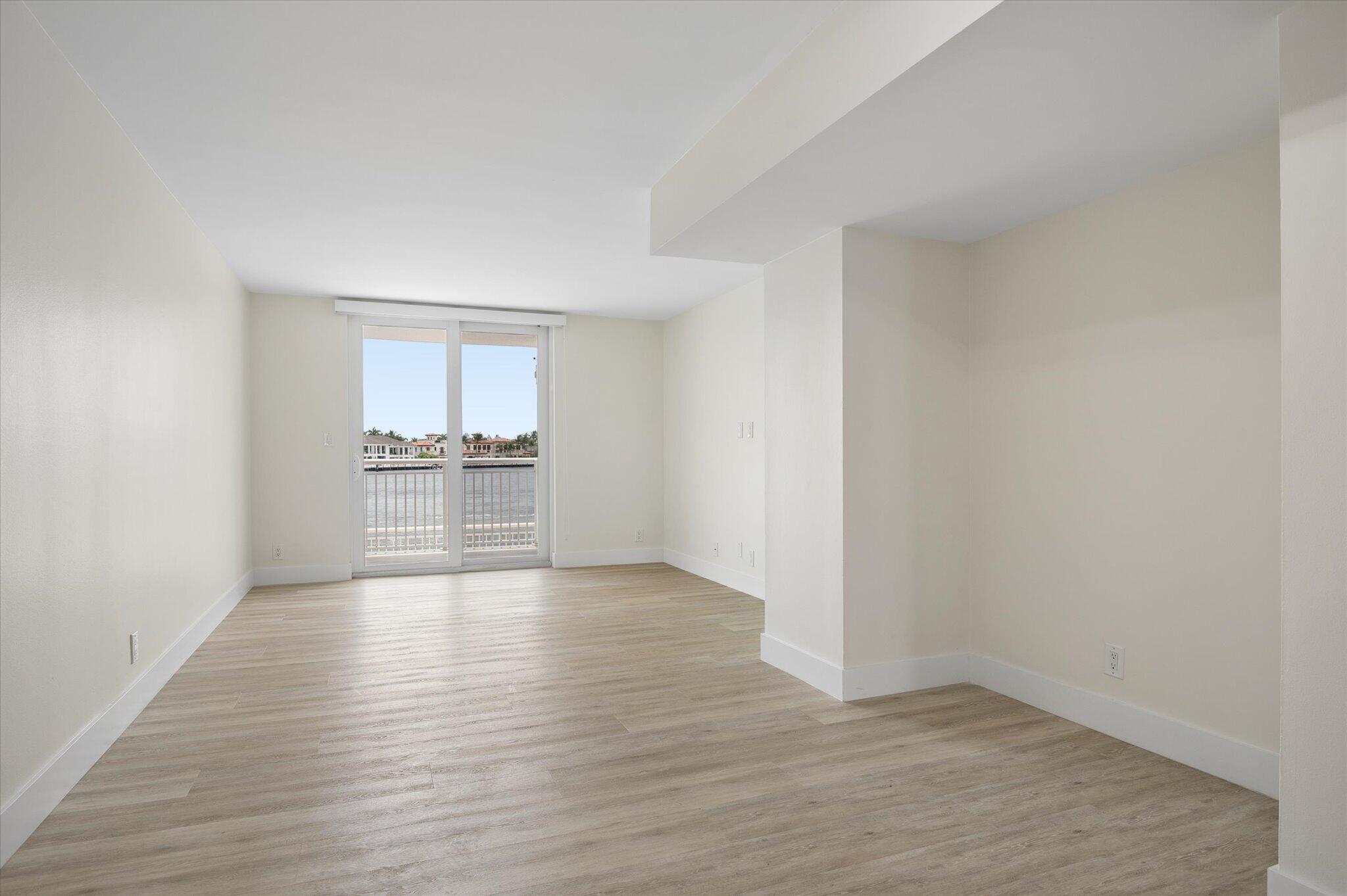 511 Bayshore Drive 206 Property Photo 6