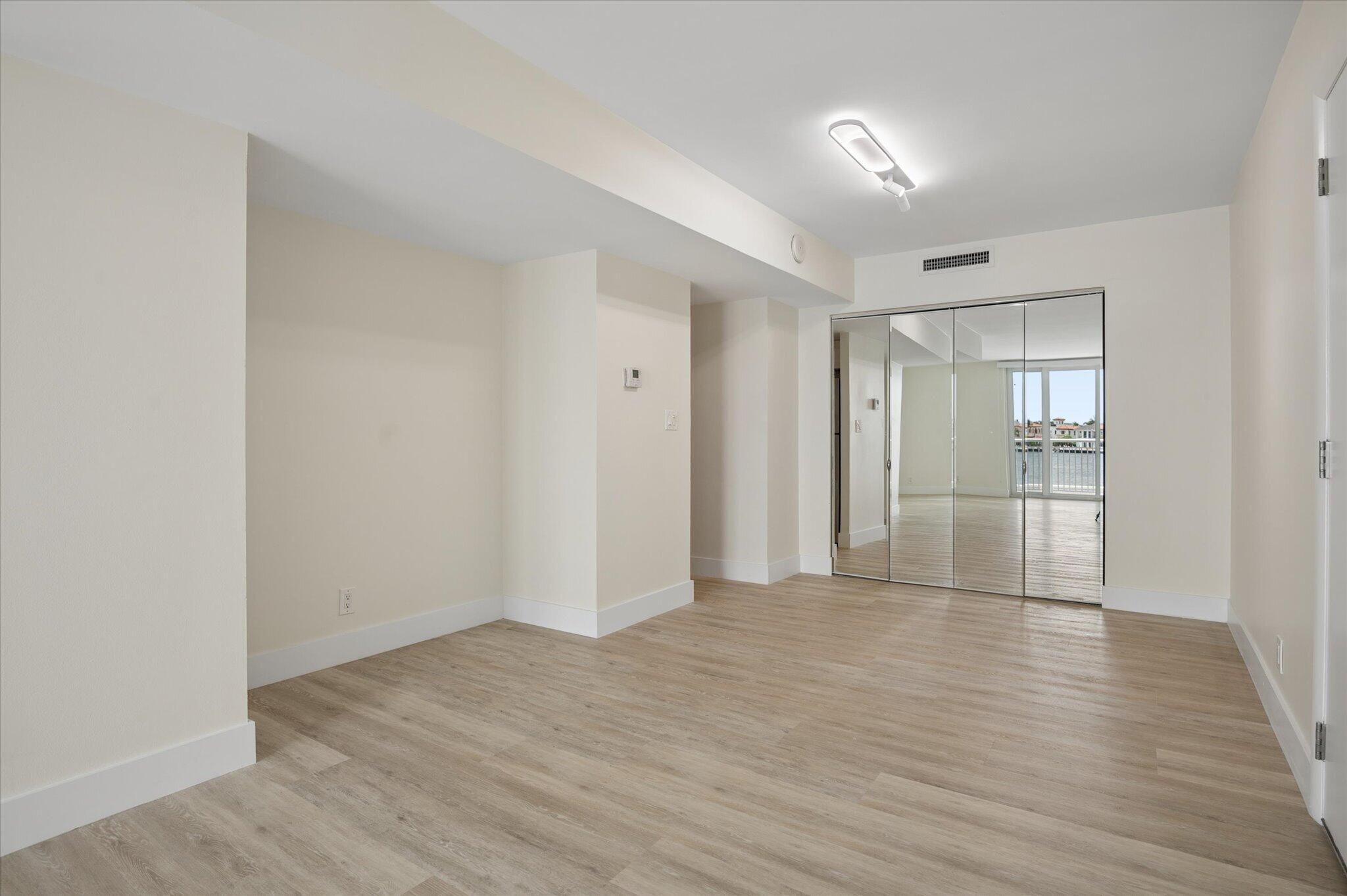 511 Bayshore Drive 206 Property Photo 8