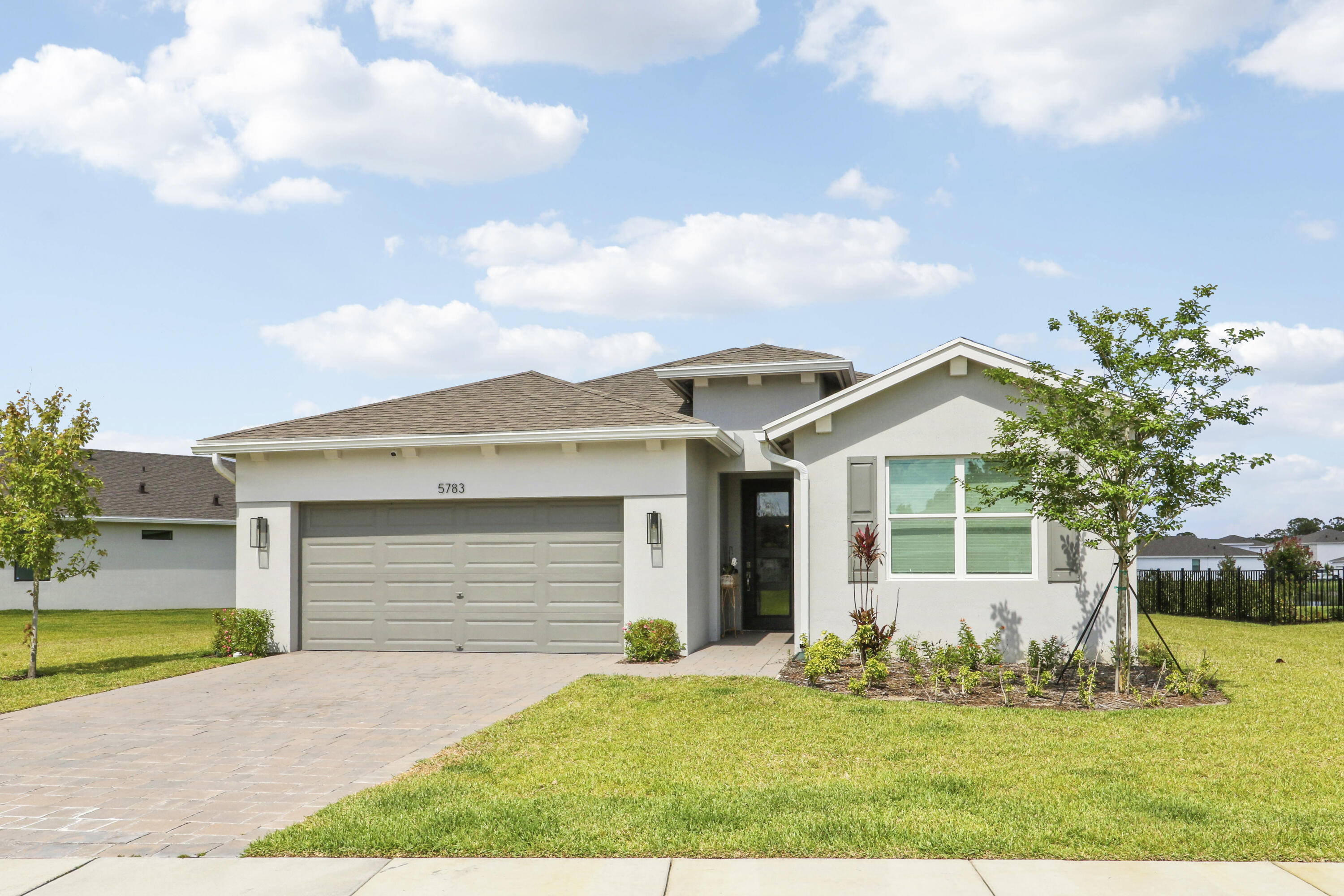5783 Se Skyblue Circle Property Photo 3