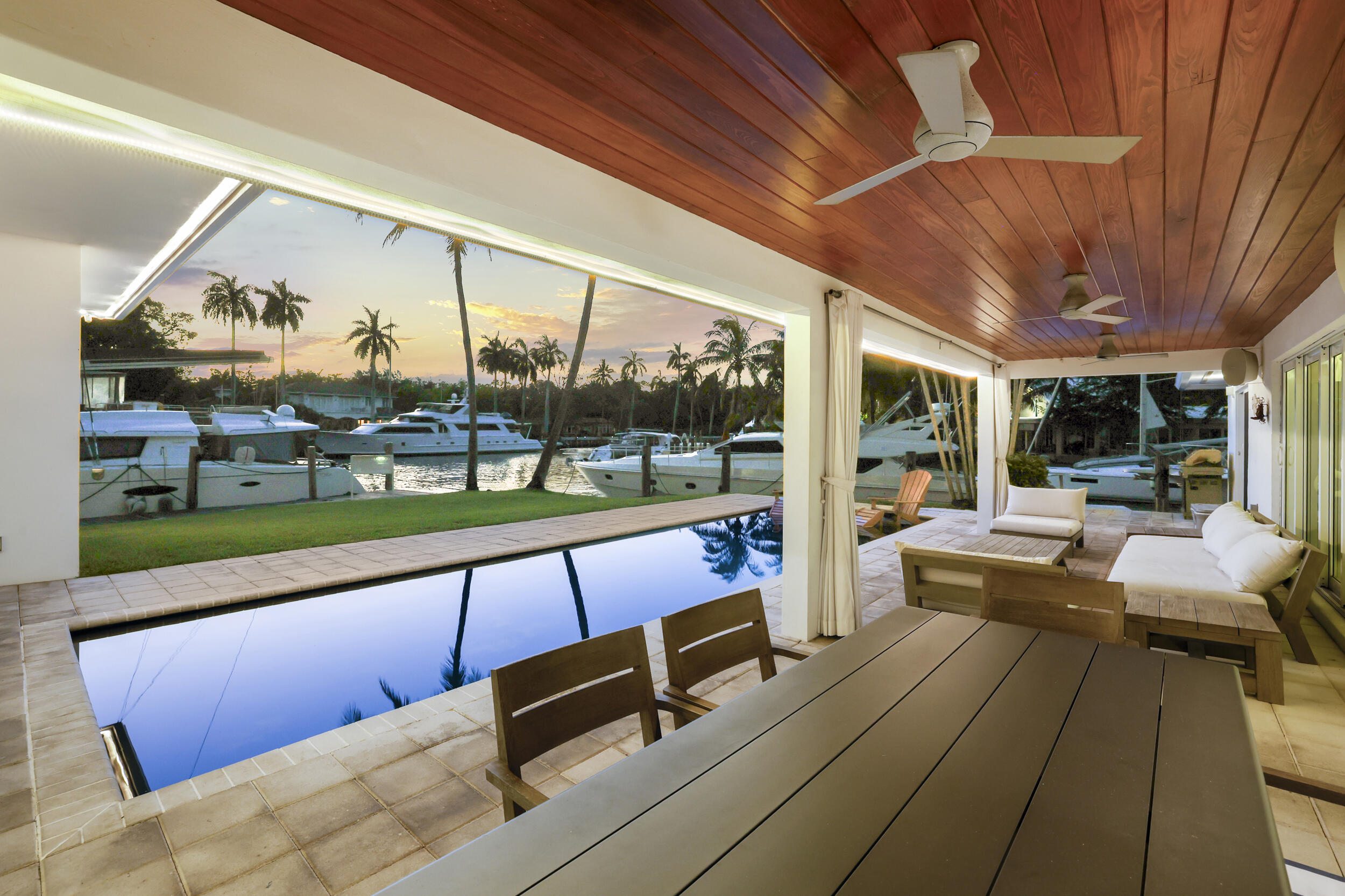 1321 Tangelo Isle Property Photo 1