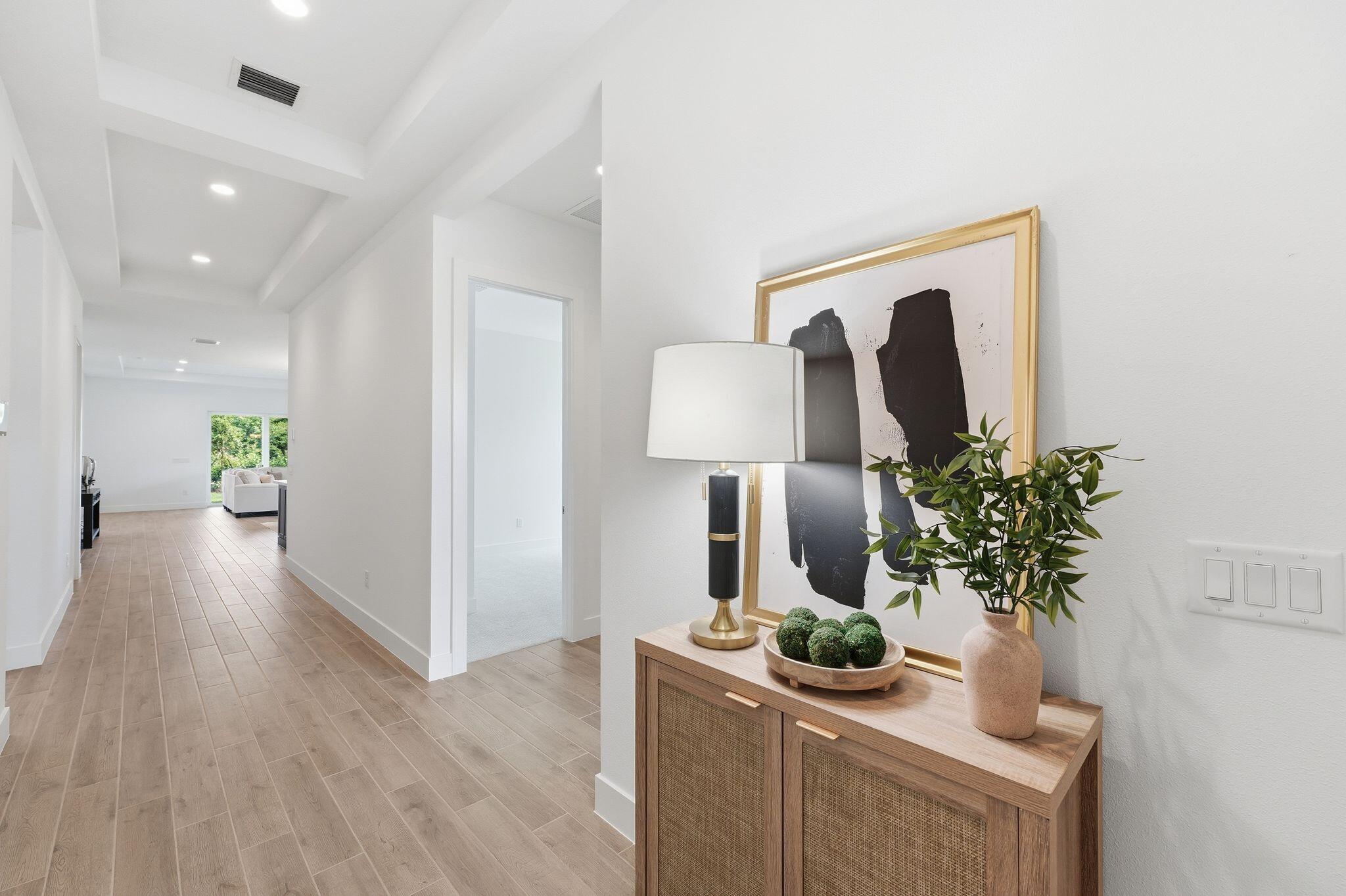 6883 68th Square Property Photo 3
