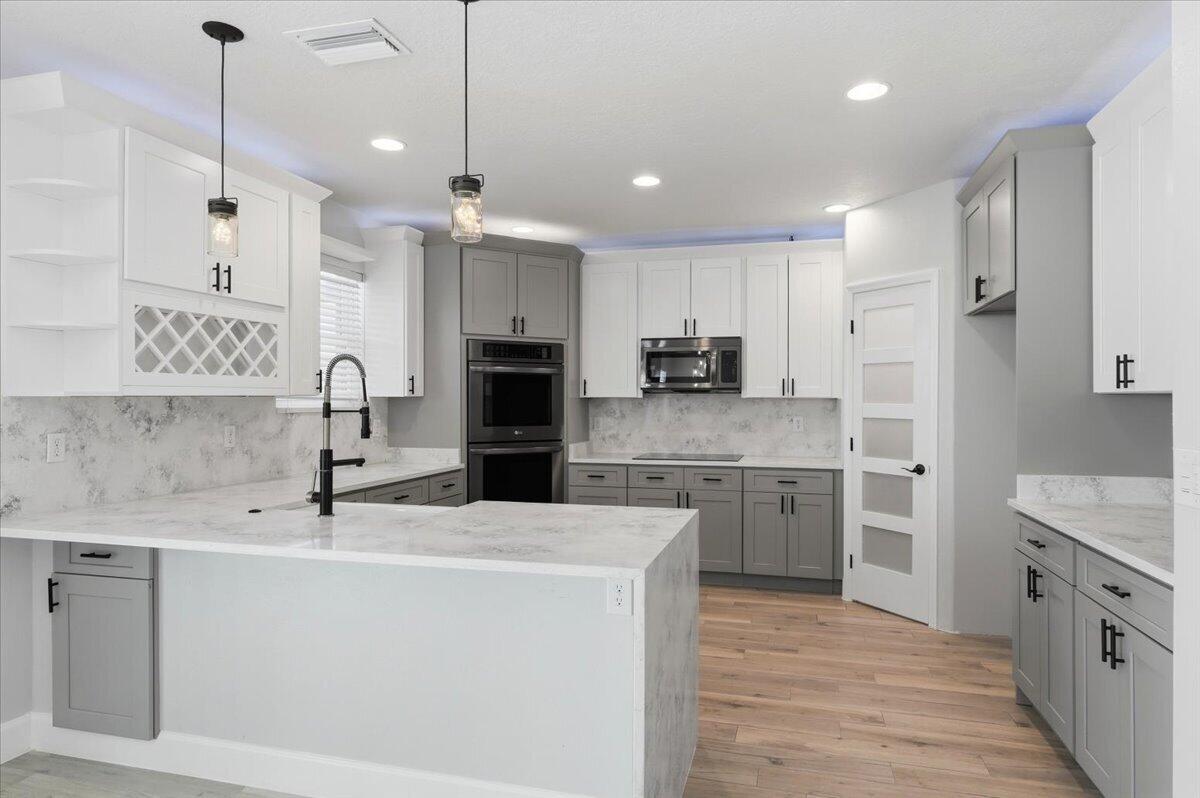 9012 Orange Blossom Loop Property Photo 23