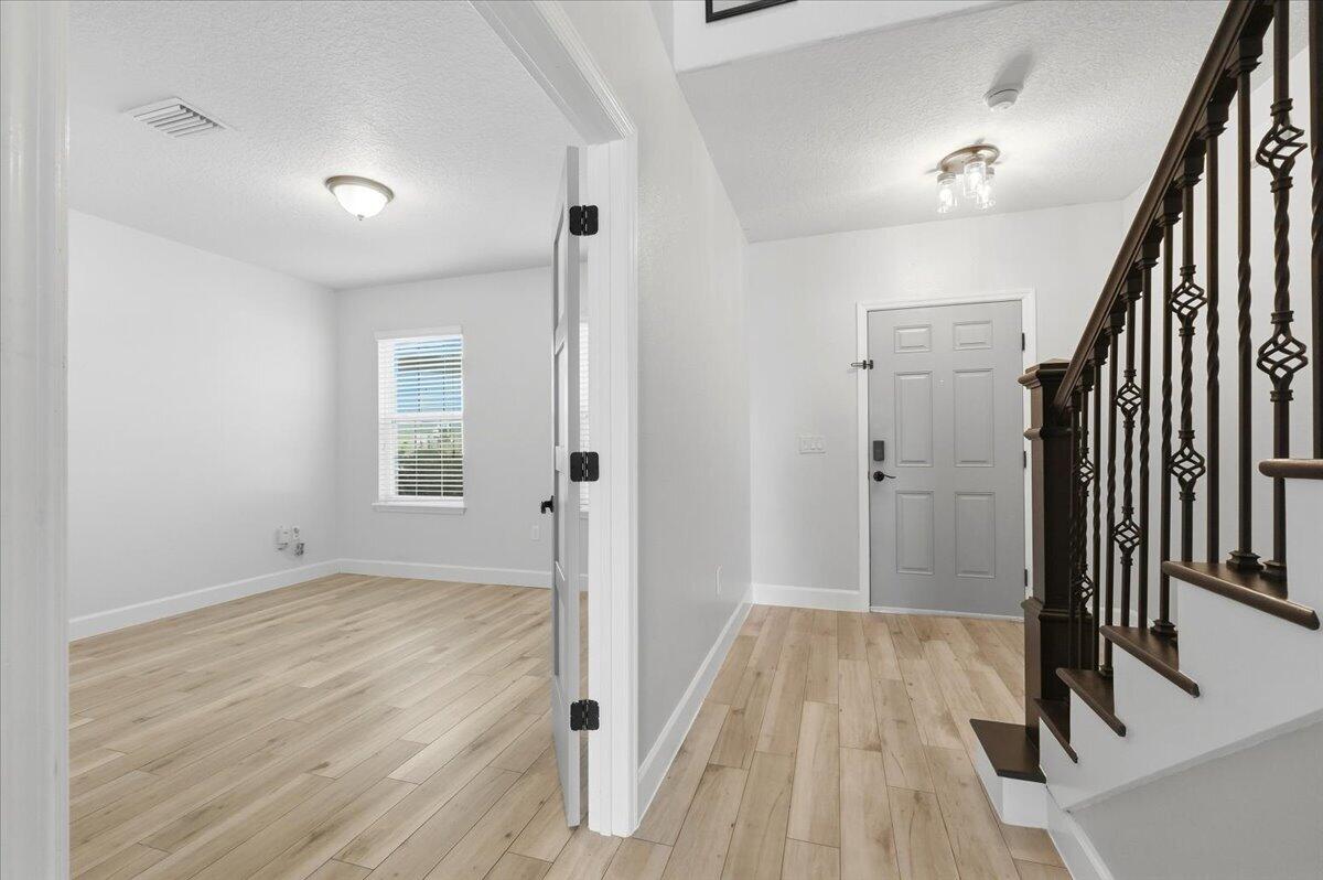 9012 Orange Blossom Loop Property Photo 32