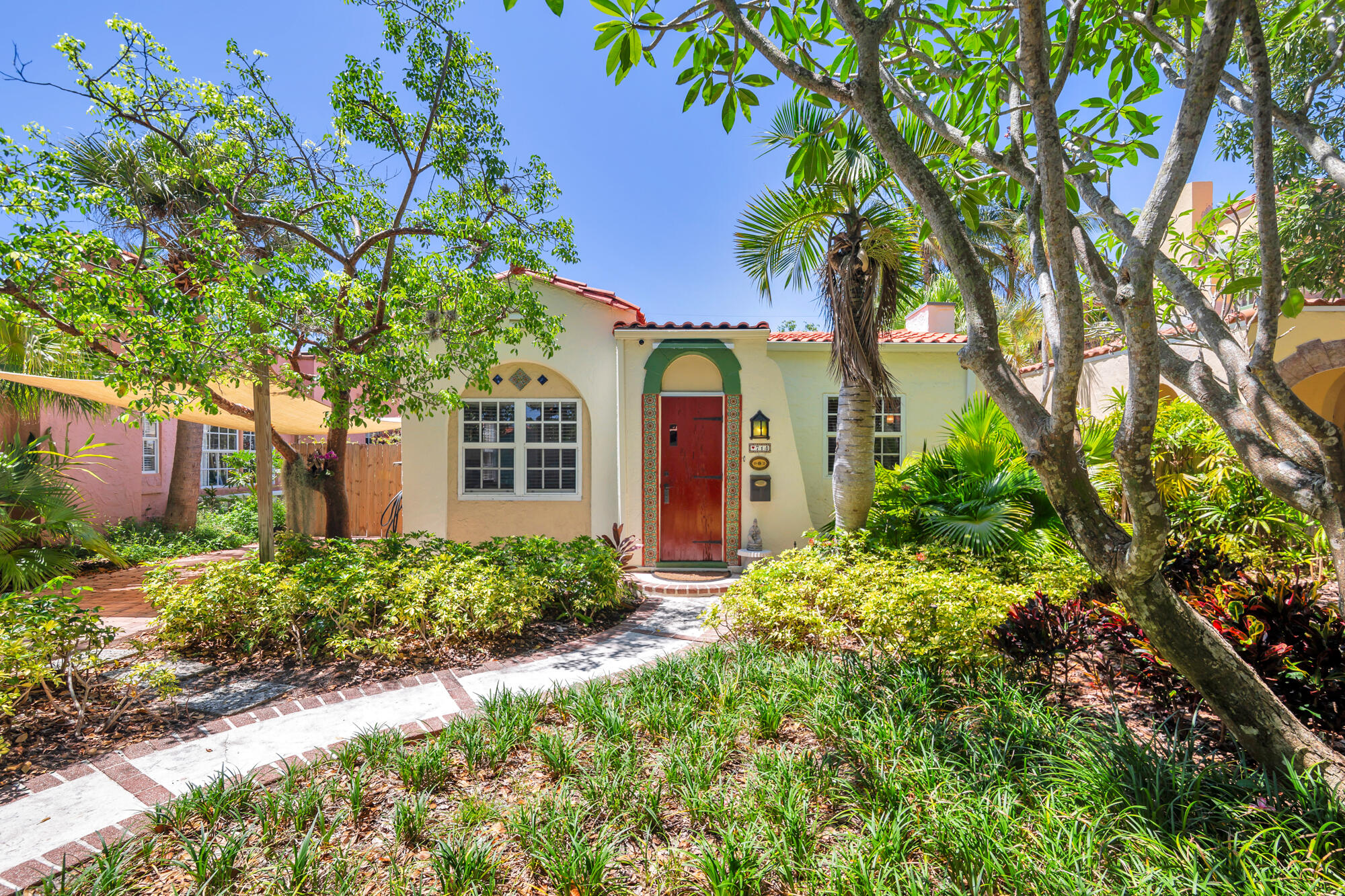 714 Sunset Road Property Photo 1