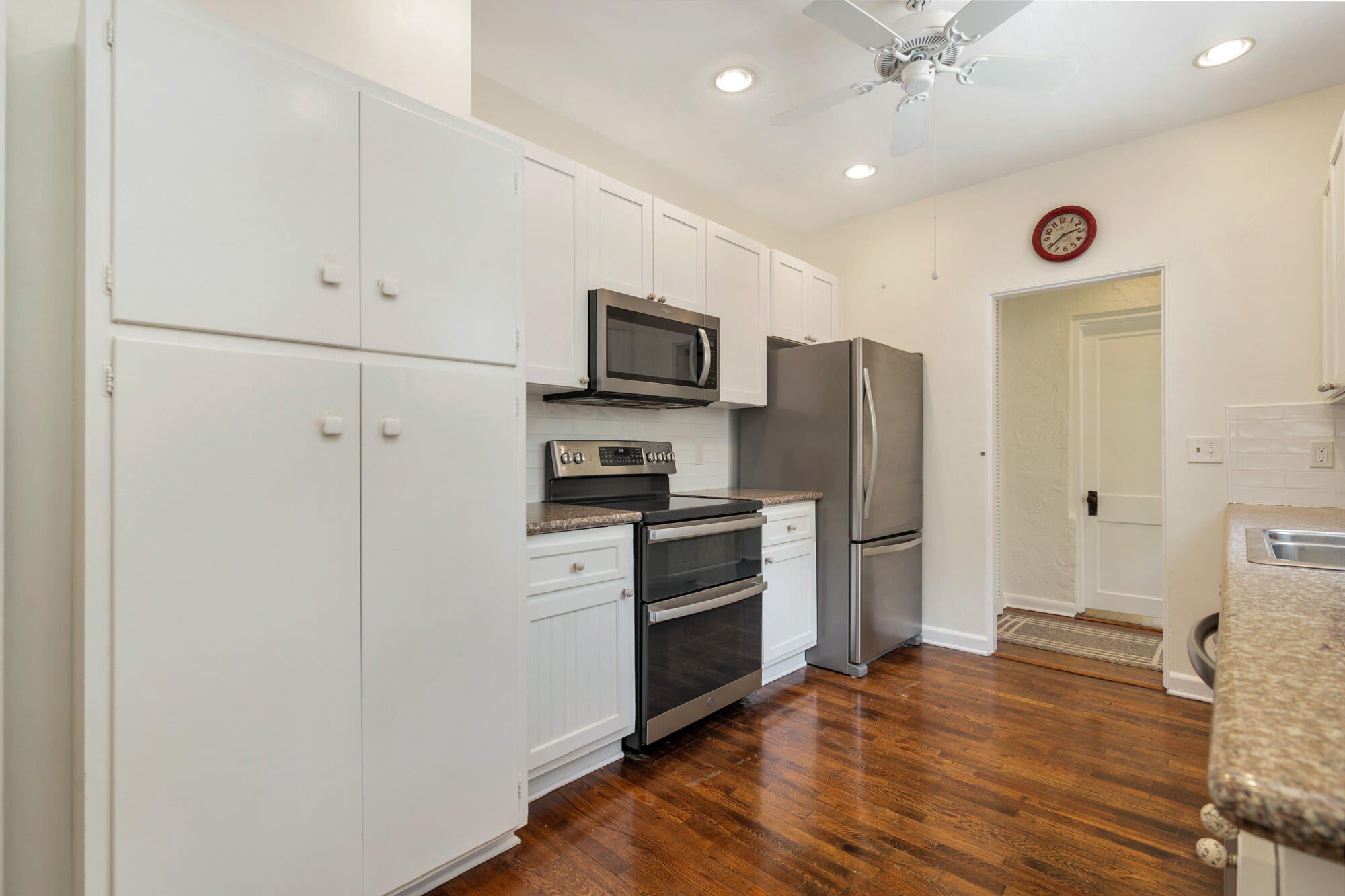 714 Sunset Road Property Photo 12